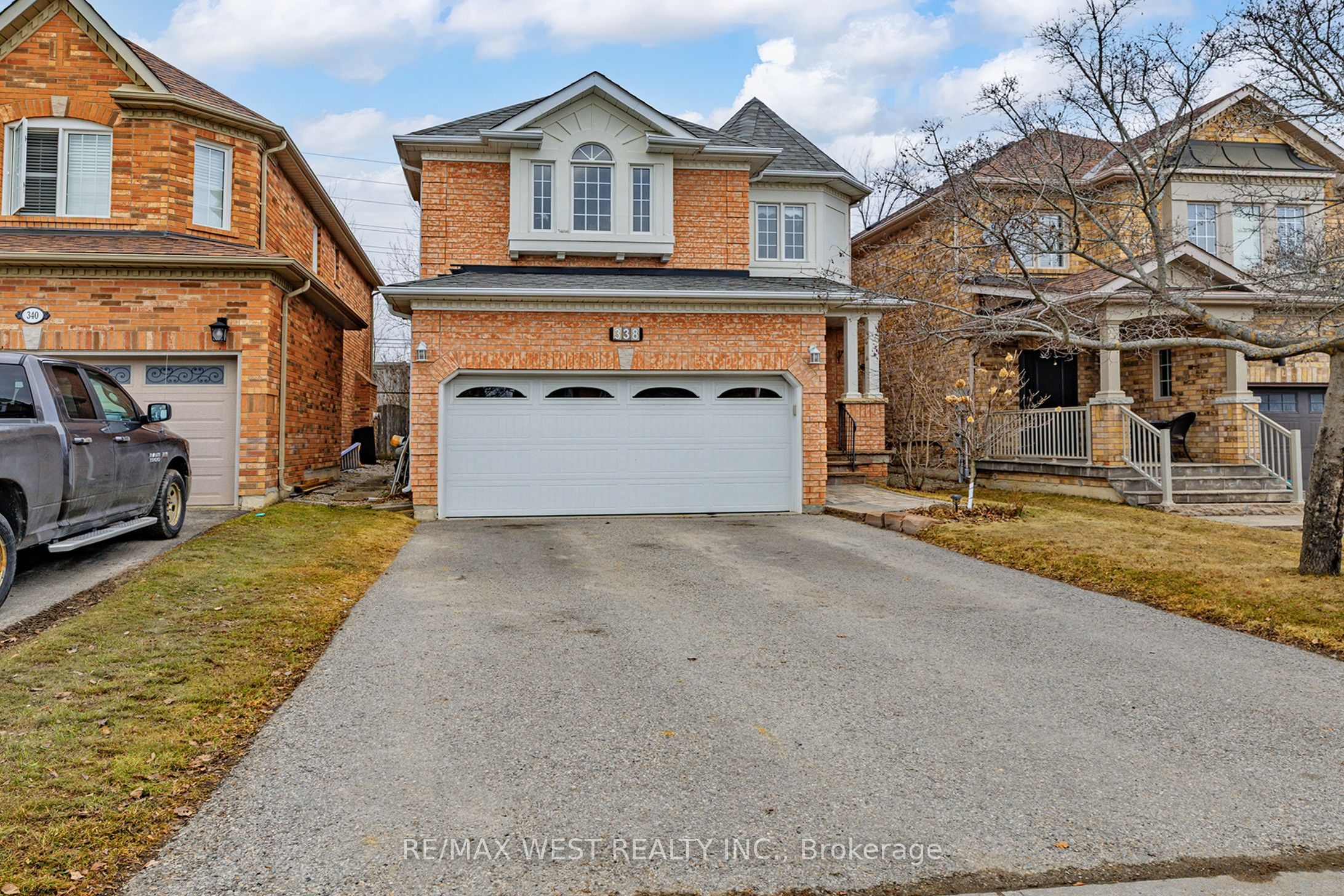 338 Mcbride Crescent, Newmarket, ON L3X 2W3 photo 3