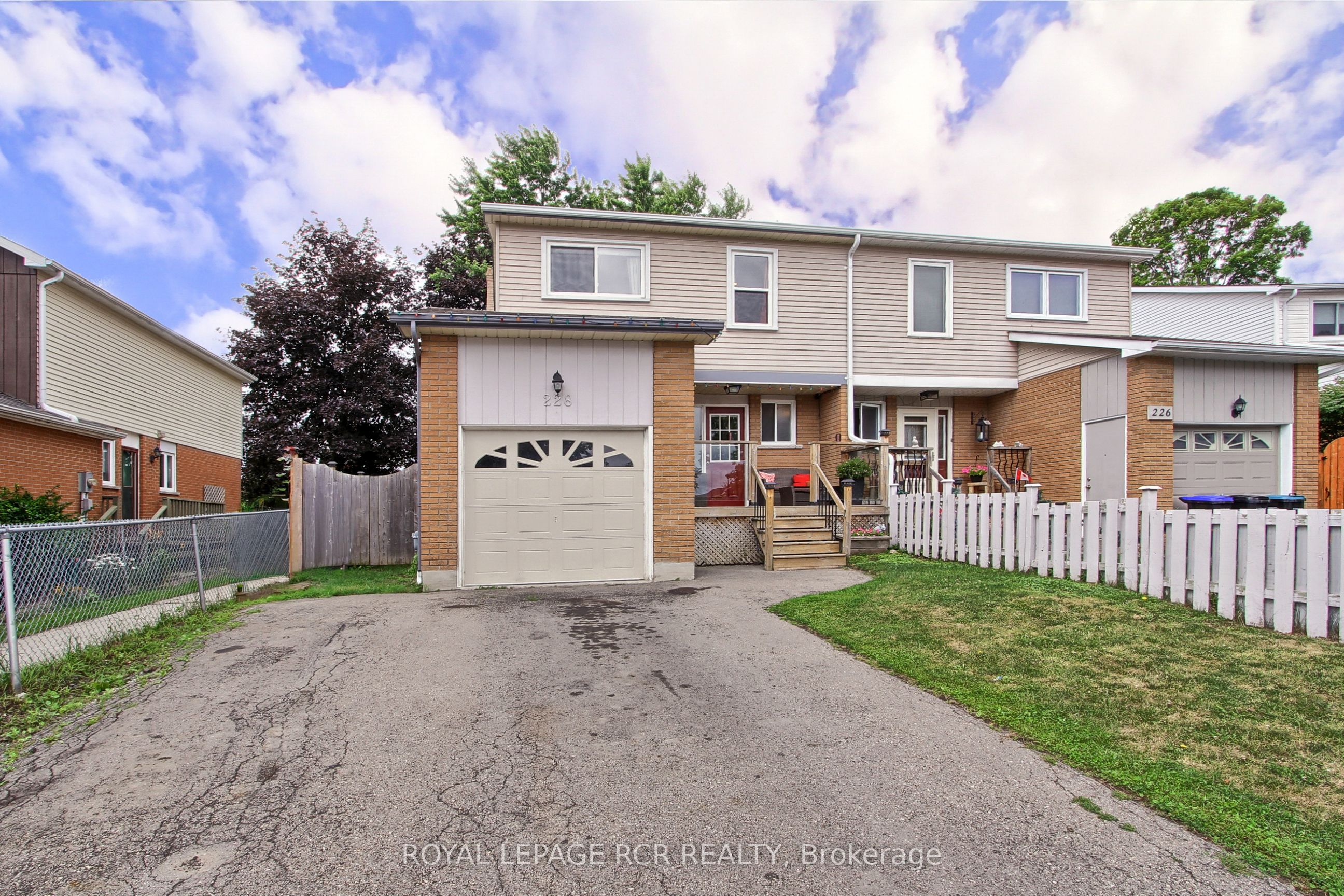 228 Collings Avenue, Bradford West Gwillimbury, ON L3Z 1W3 photo 2