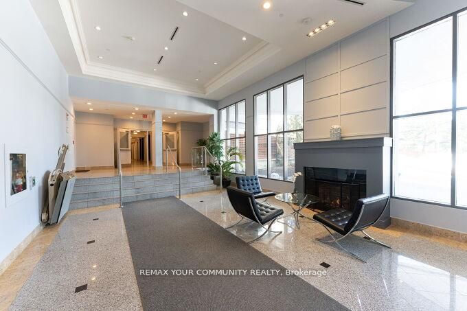 11121 Yonge Street 519, Richmond Hill, ON L4C 0S7 photo 4