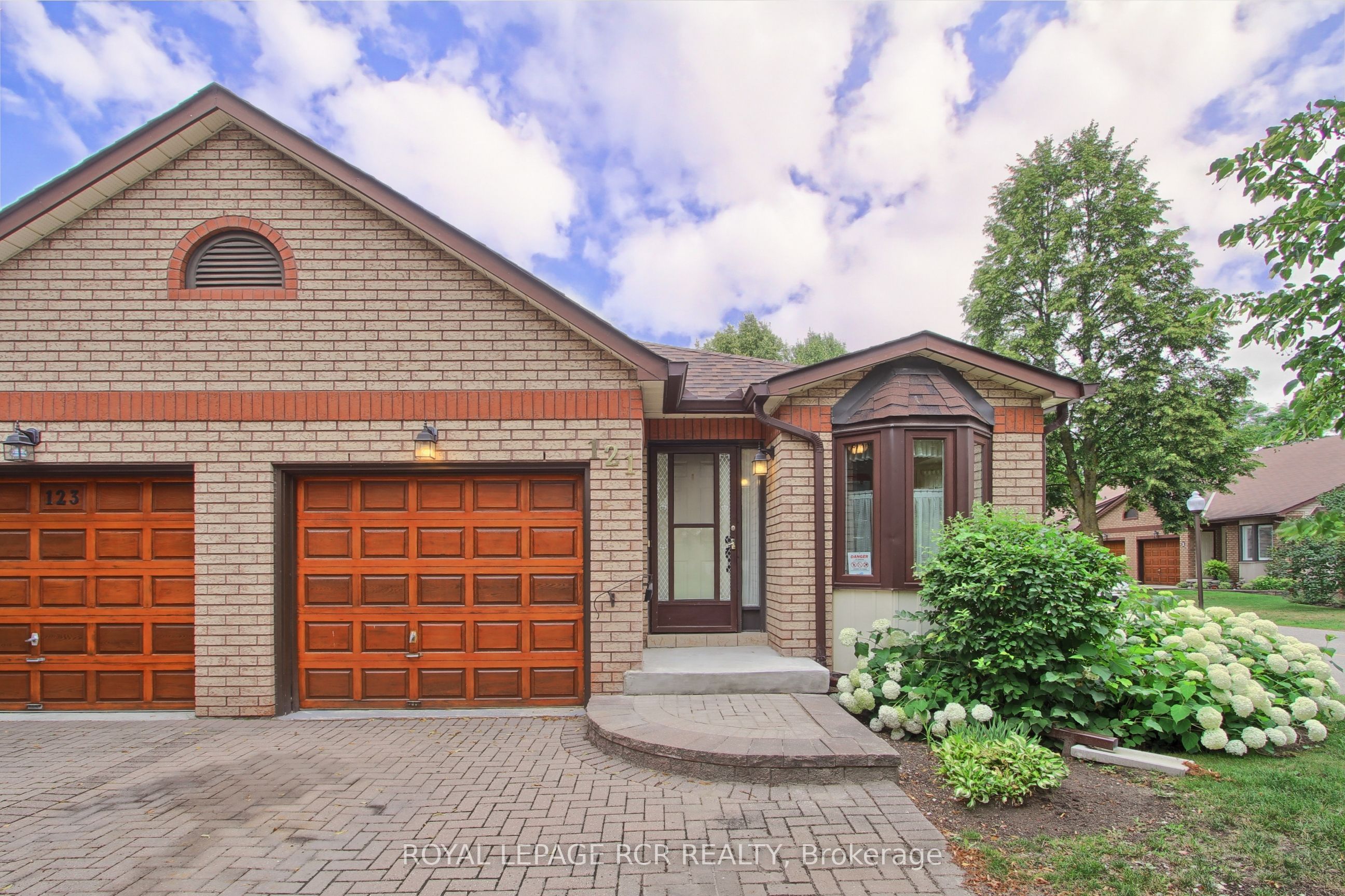 121 Green Briar Road 16, New Tecumseth, ON L9R 1S5