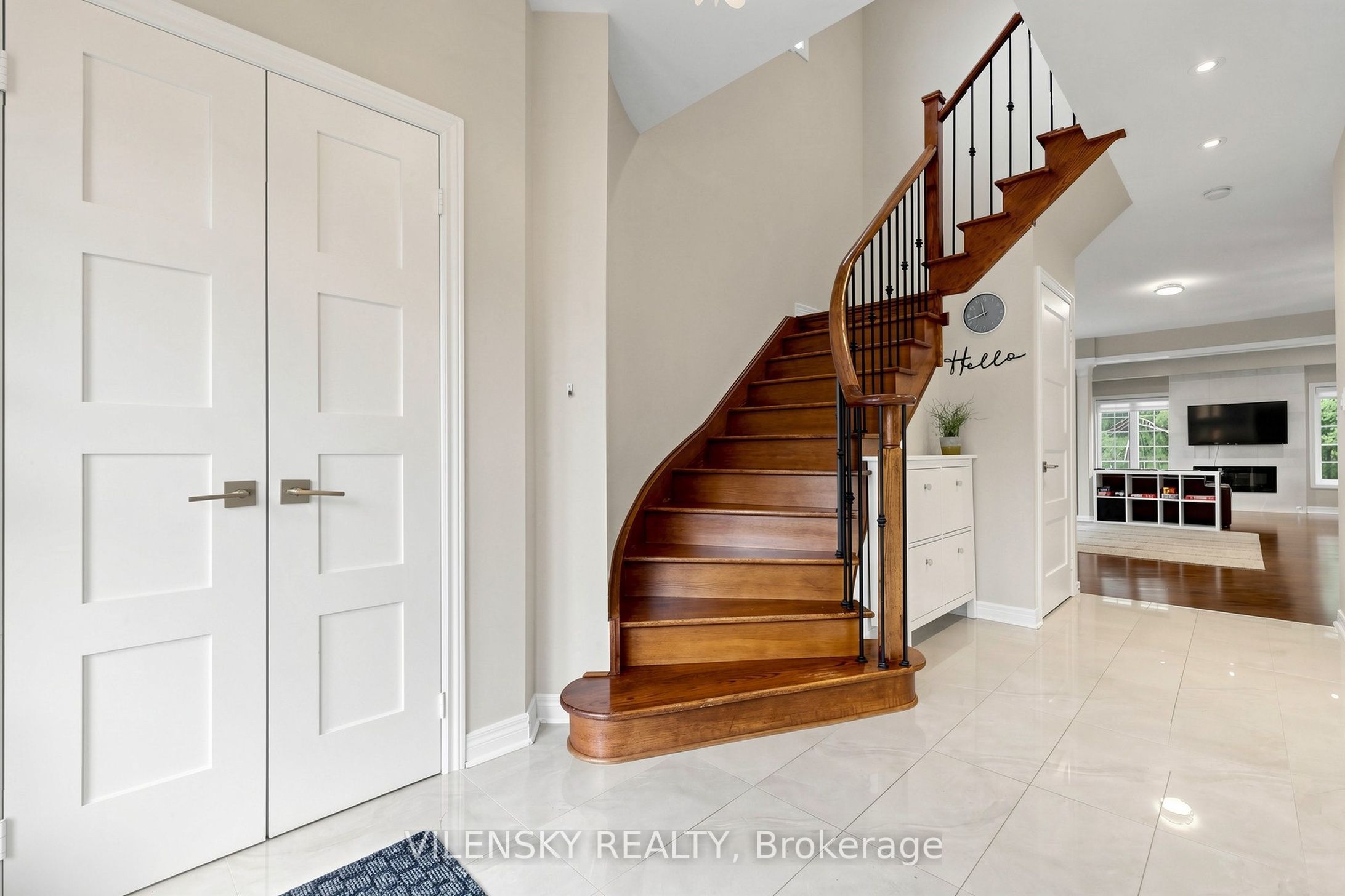 32 Santa Amato Crescent, Vaughan, ON L4J 0E9 photo 3