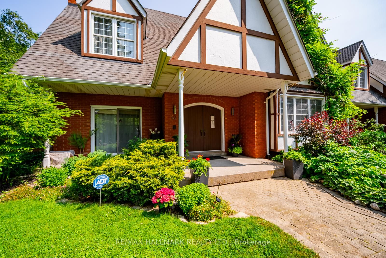 23 Forfardale Road, Whitchurch-Stouffville, ON L4A 7X3 photo 3