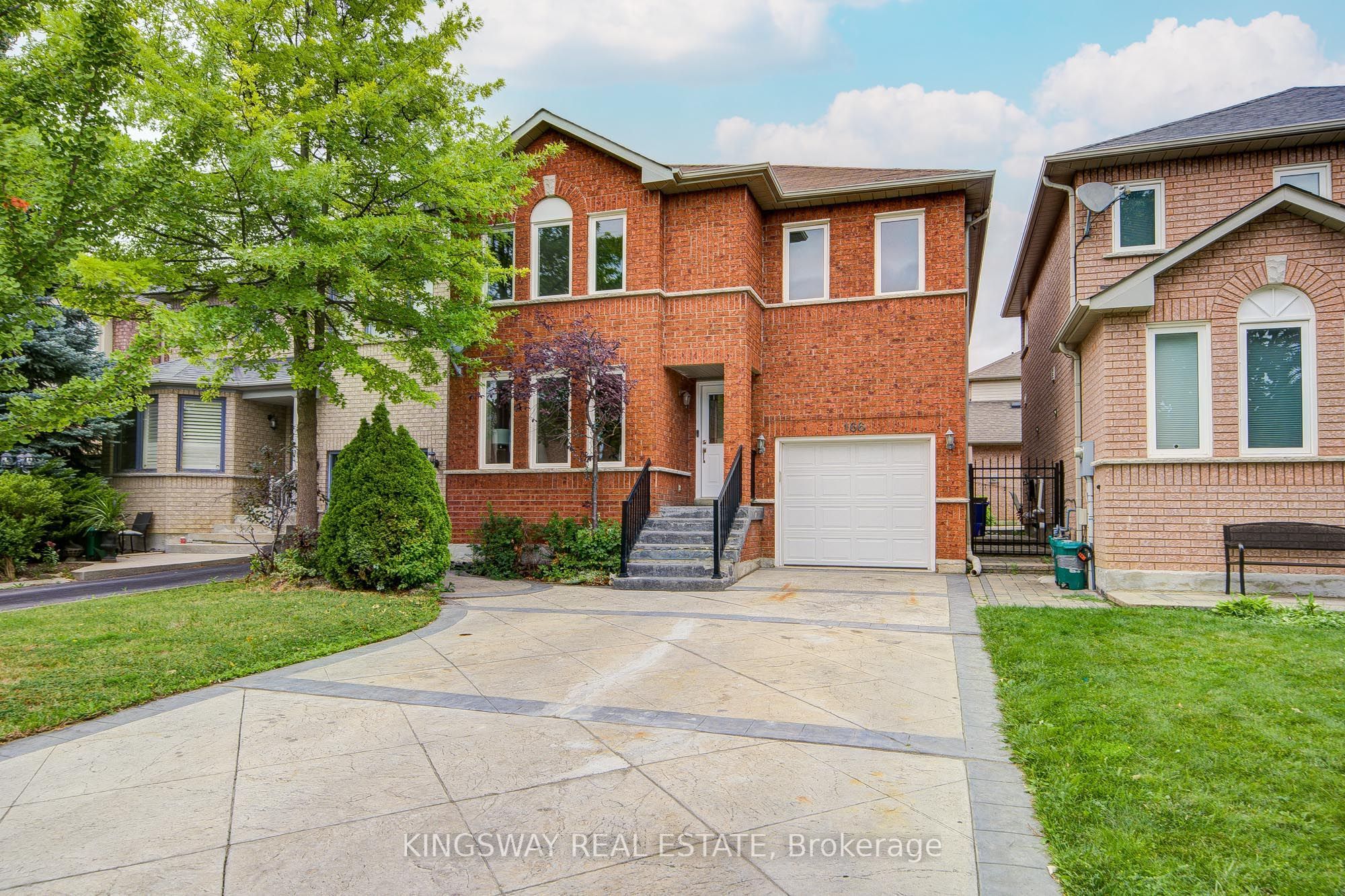 166 Matthew Drive, Vaughan, ON L4L 9B1