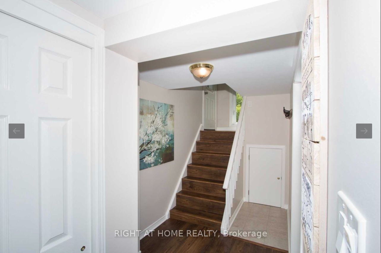 89 Monkswood Crescent, Newmarket, ON L3Y 2J9 photo 4