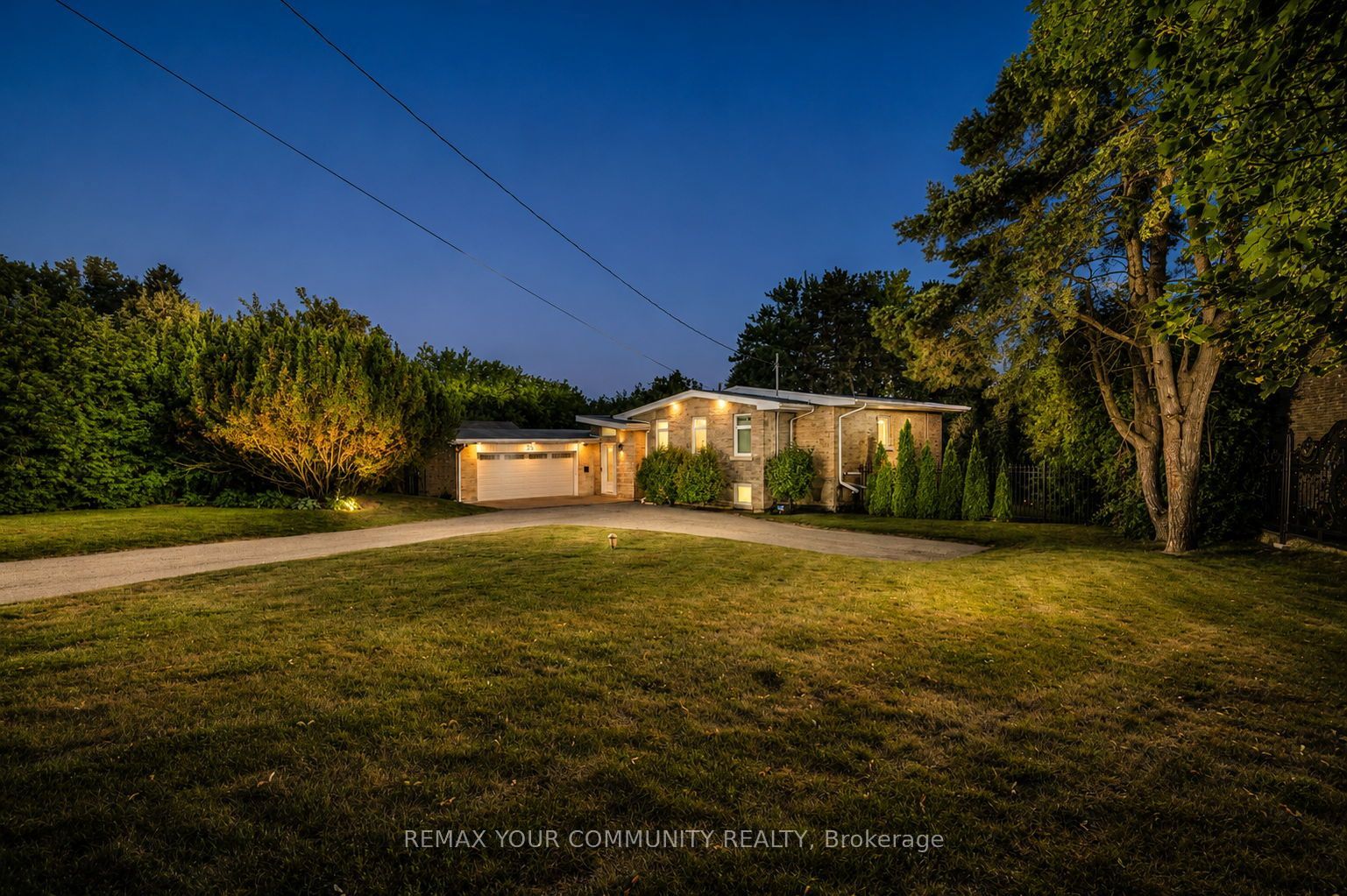 35 Idleswift Drive, Vaughan, ON L4J 1K9 photo 3