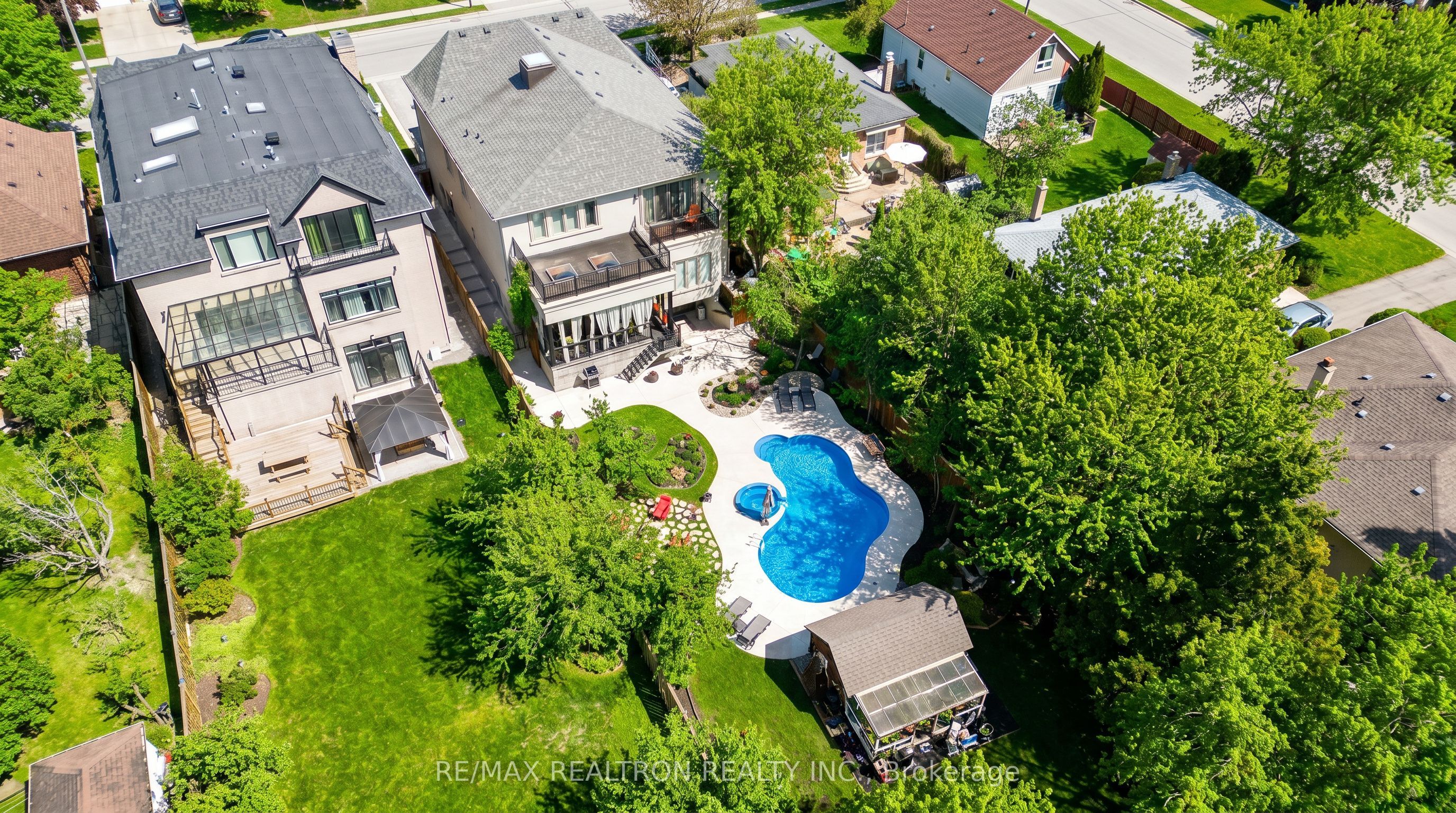 374 Elmwood Avenue, Richmond Hill, ON L4C 1M1 photo 3