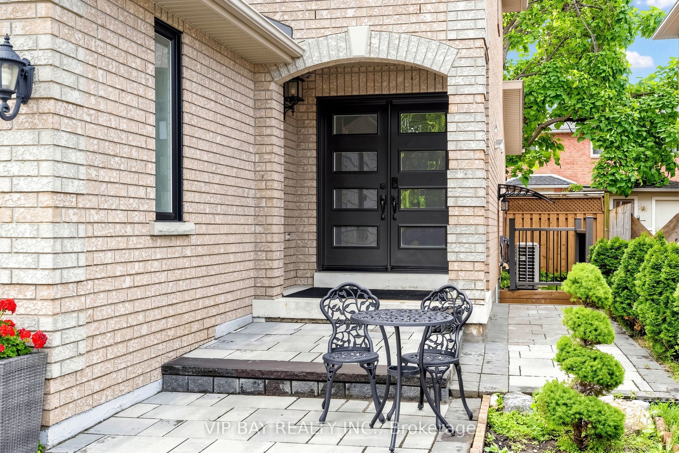 77 Amberview Drive, Georgina, ON L4P 3Y3 photo 3