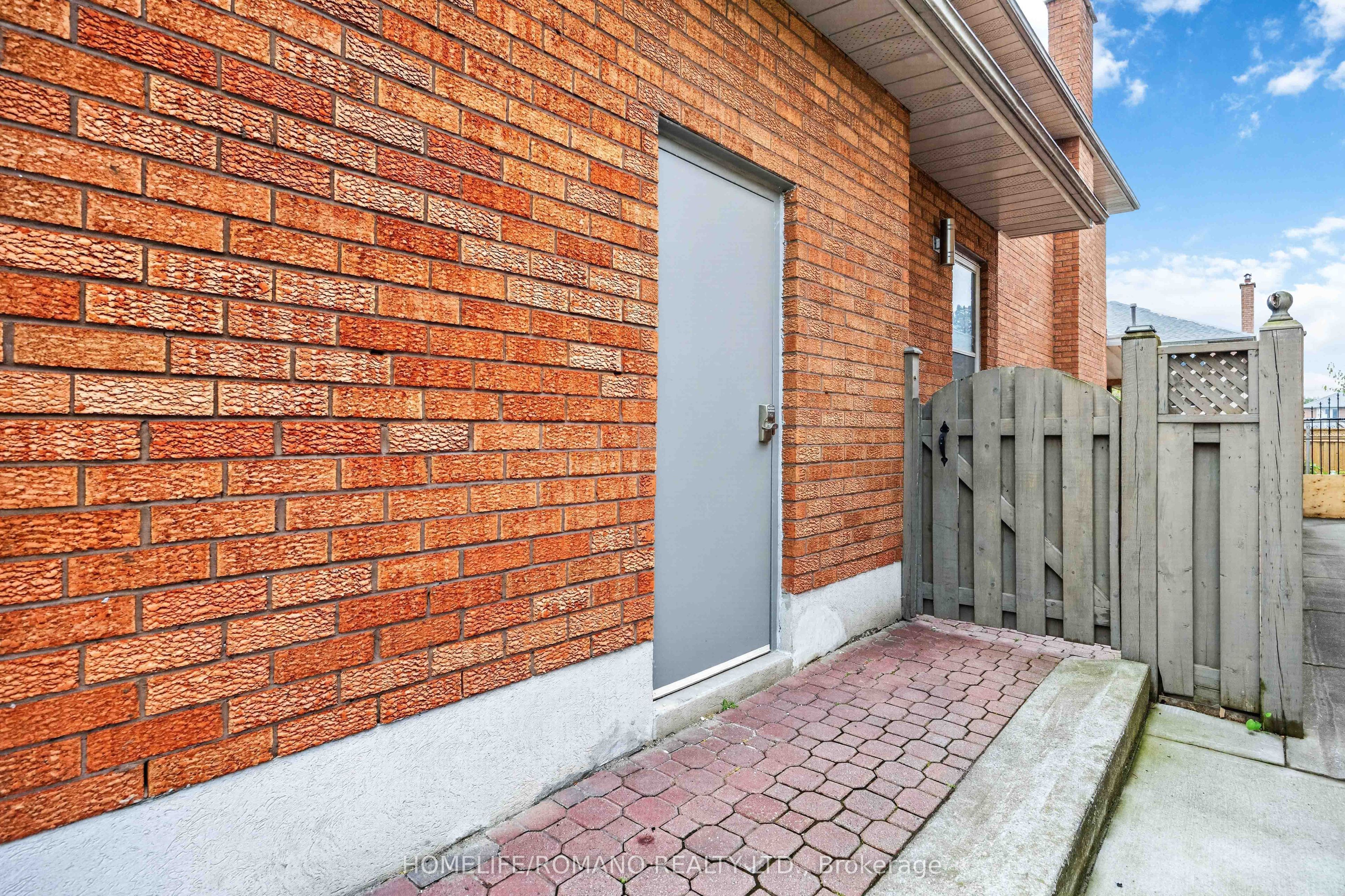 61 Gas Light Crescent Bsmt, Vaughan, ON L4L 8E8 photo 5