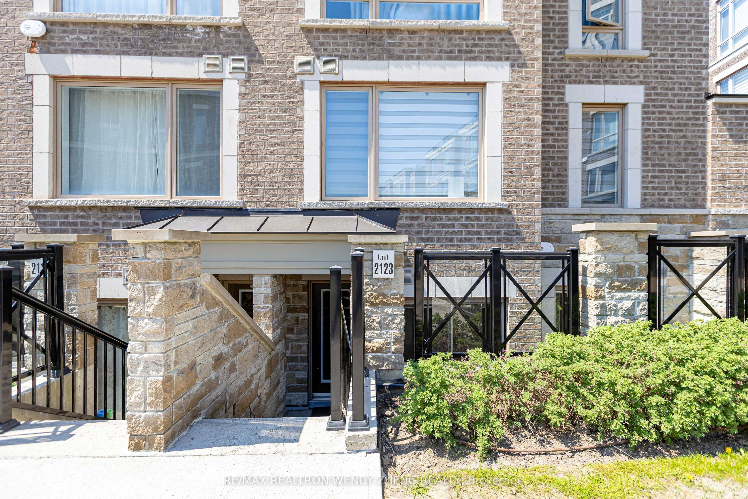 2 Westmeath Lane 2123, Markham, ON L3R 0G6 photo 2