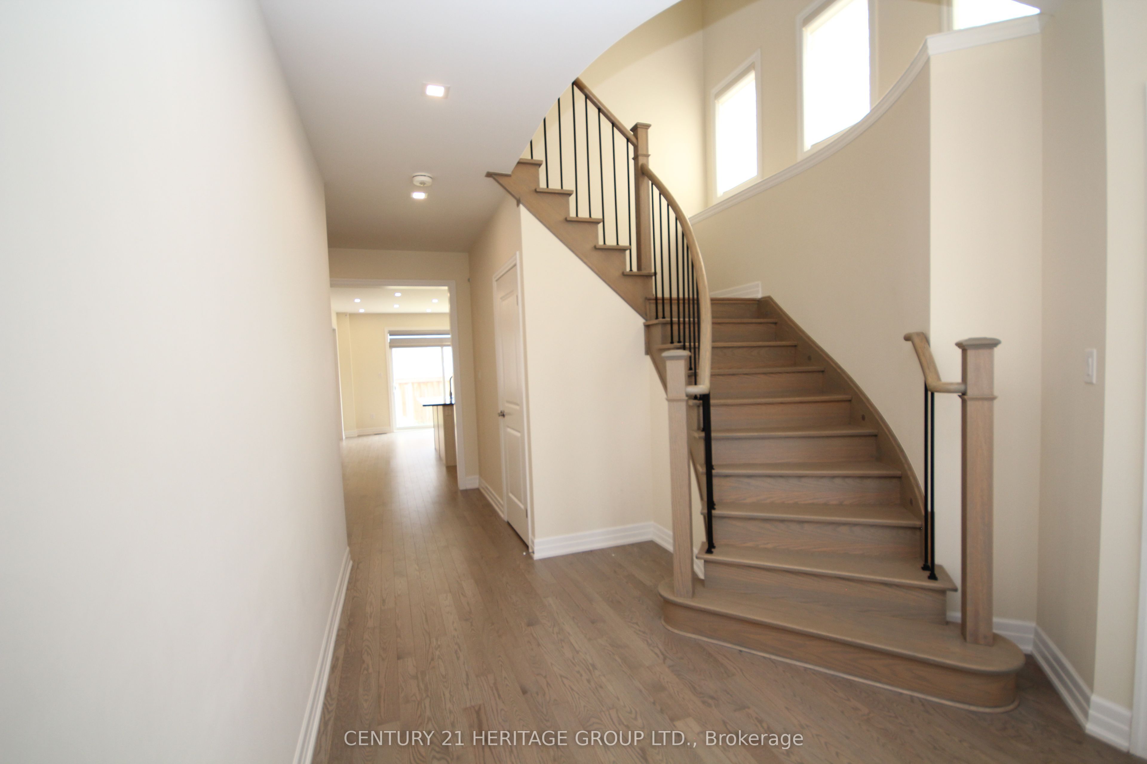 83 Kingknoll Crescent, Georgina, ON L4P 0H8 photo 2