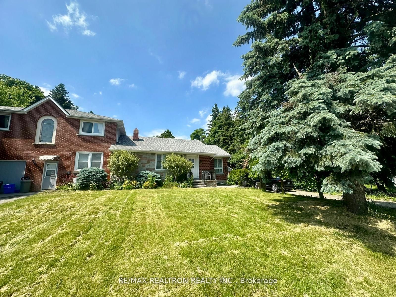 2430 King Road, King, ON L7B 1J7 photo 2