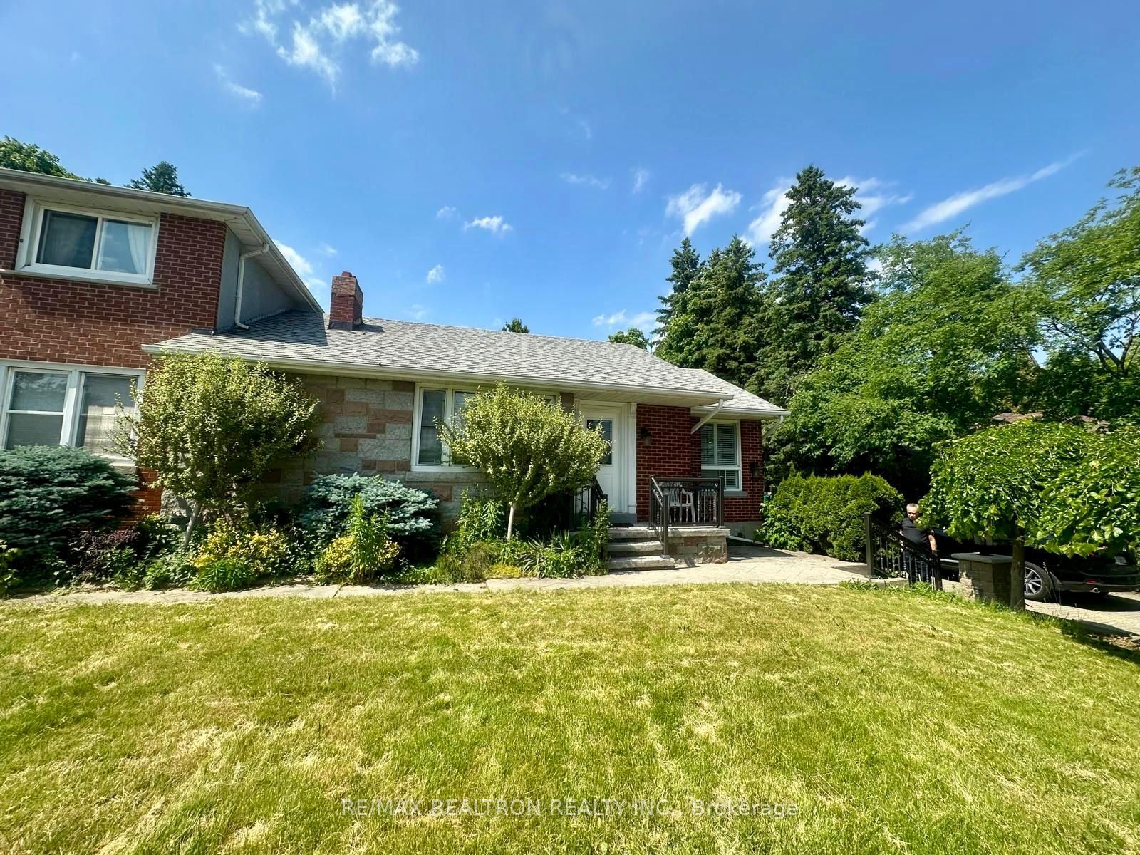 2430 King Road, King, ON L7B 1J7 photo 4