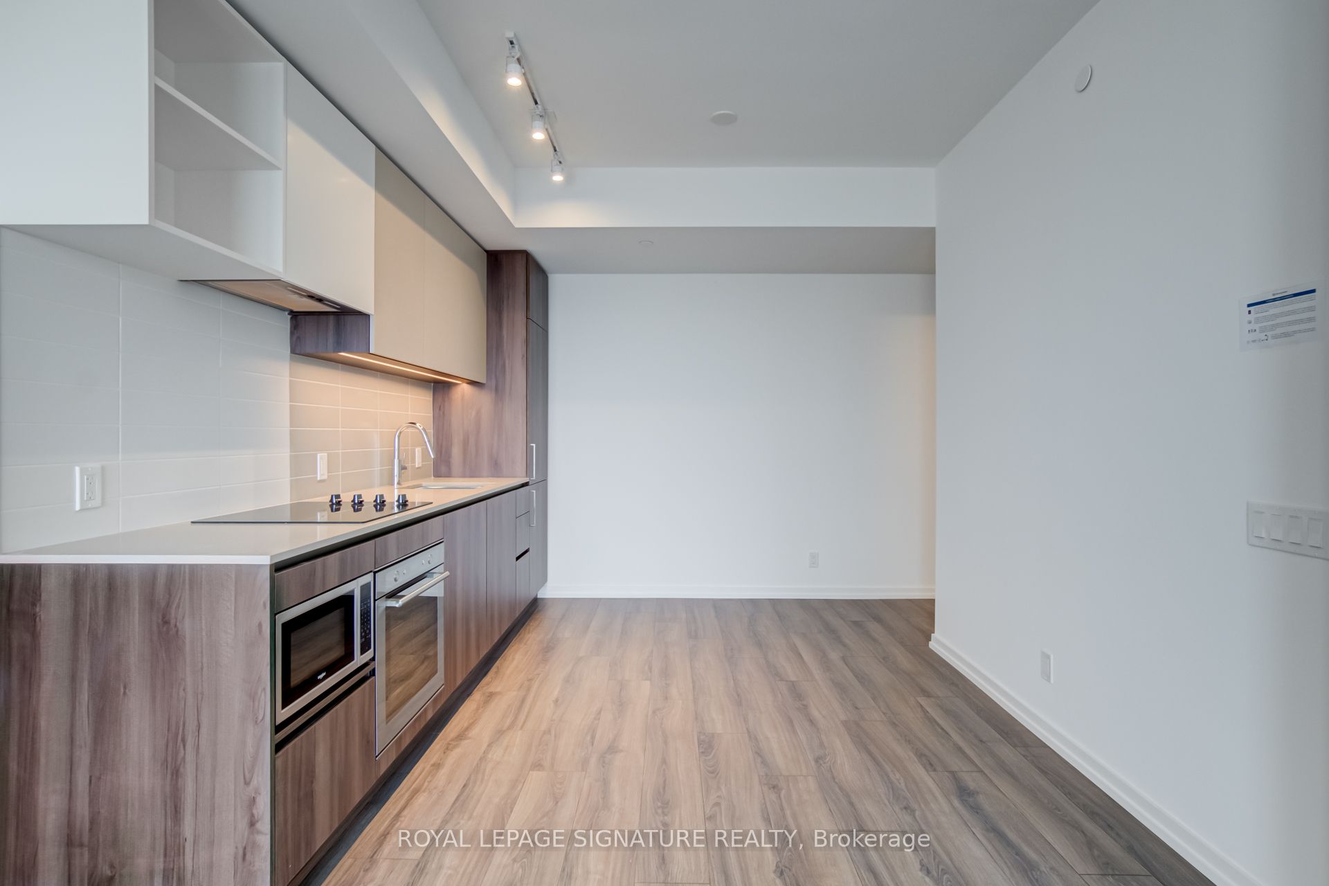 1000 Portage Parkway 4715, Vaughan, ON L4K 0L1 photo 4