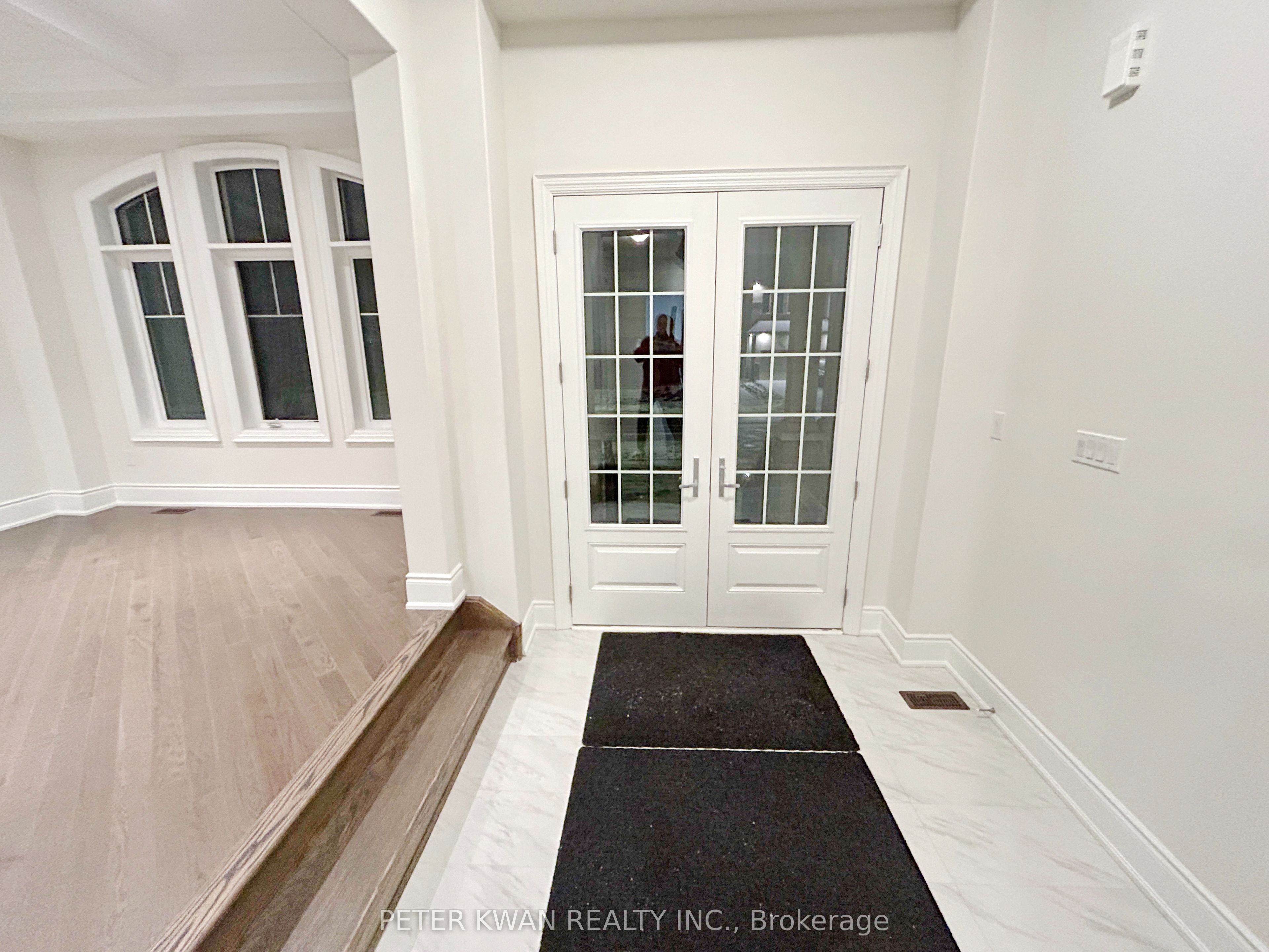 72 Silk Twist Drive, East Gwillimbury, ON L9N 0W4 photo 3