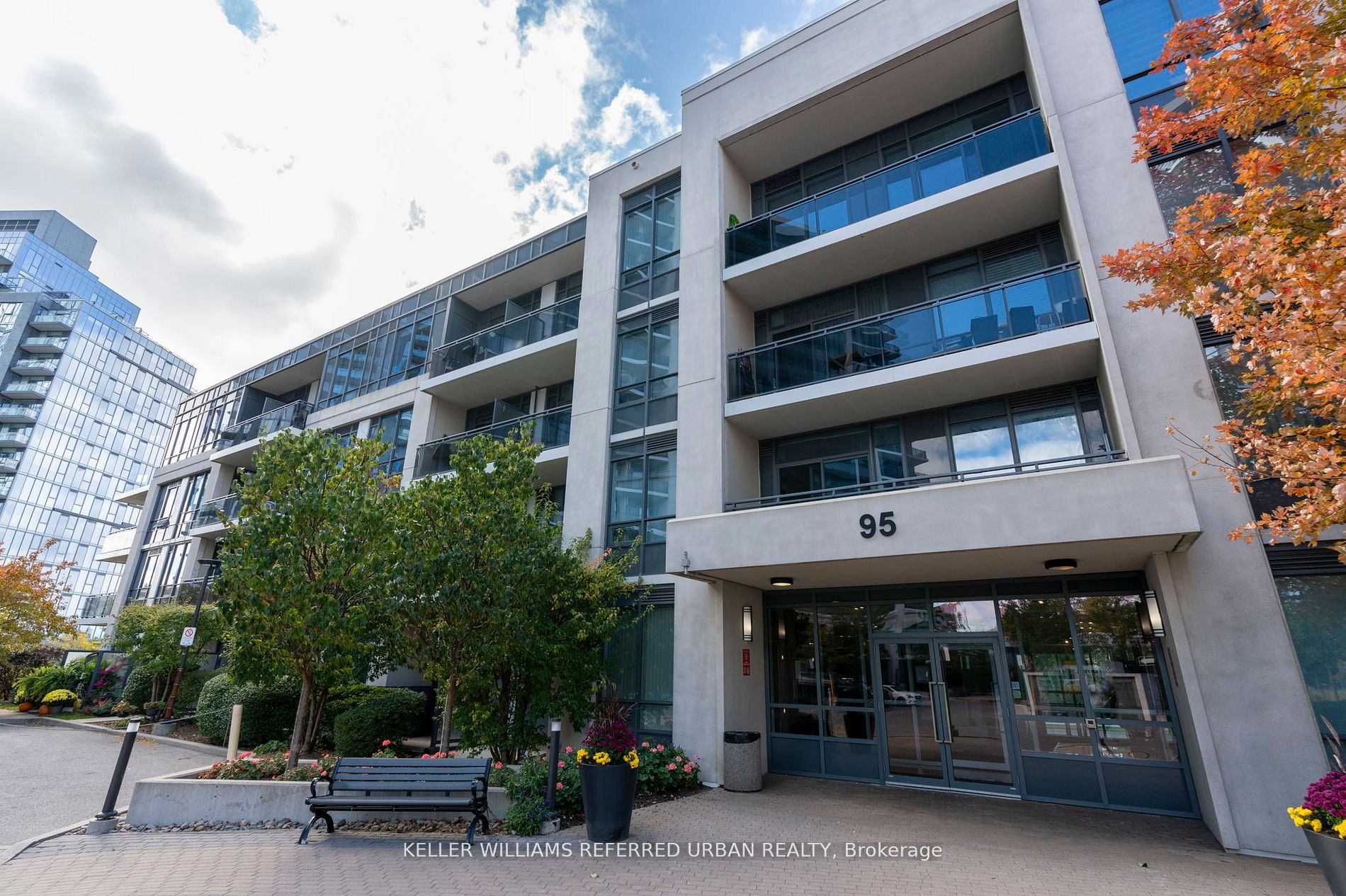 95 North Park Road PH 6, Vaughan, ON L4J 0J1 photo 3