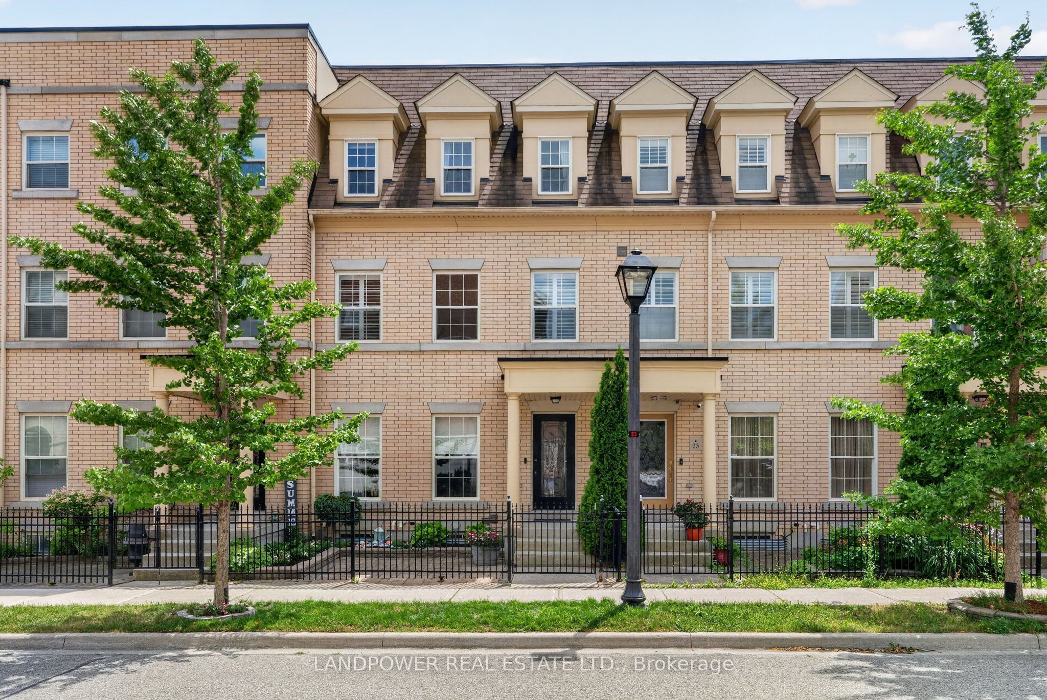 23 Donald Buttress Boulevard W, Markham, ON L6C 0J6