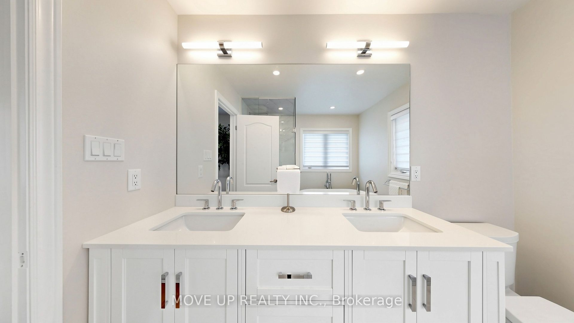 35 Lauderdale Drive, Vaughan, ON L6A 4G8 photo 2