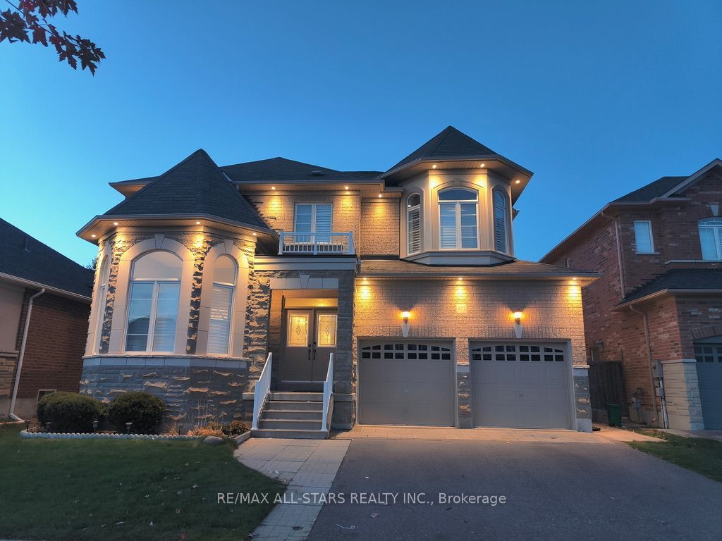 411 Hoover Park Drive, Whitchurch-Stouffville, ON L4A 1P4