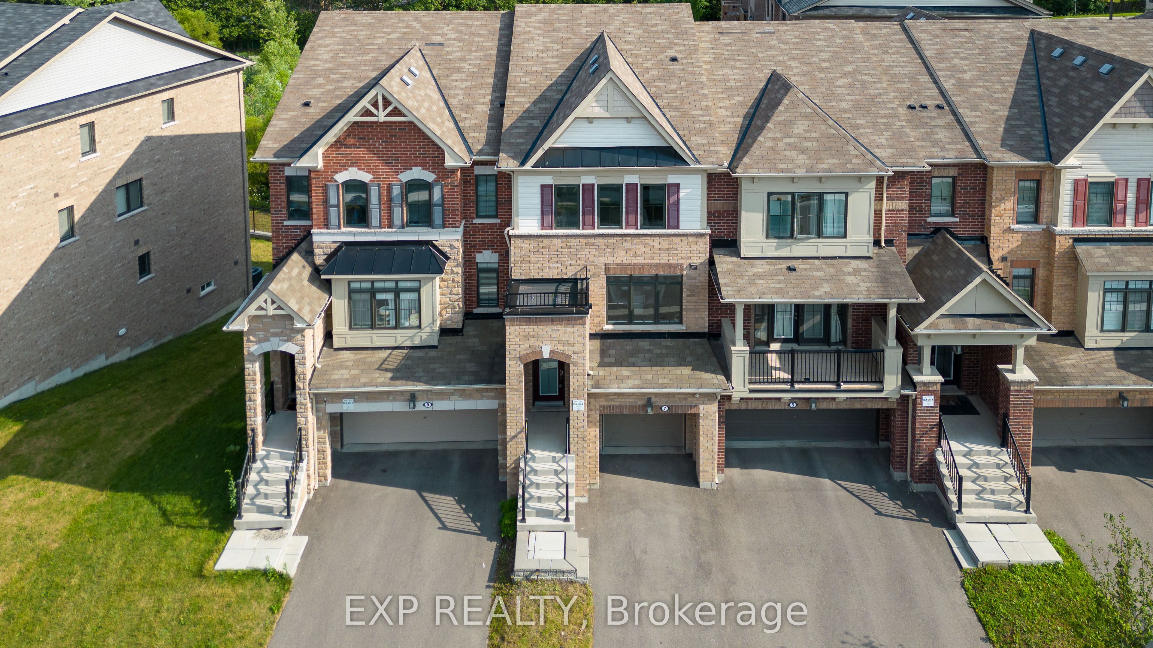 7 Delft Drive, Markham, ON L6C 0Z3 photo 3