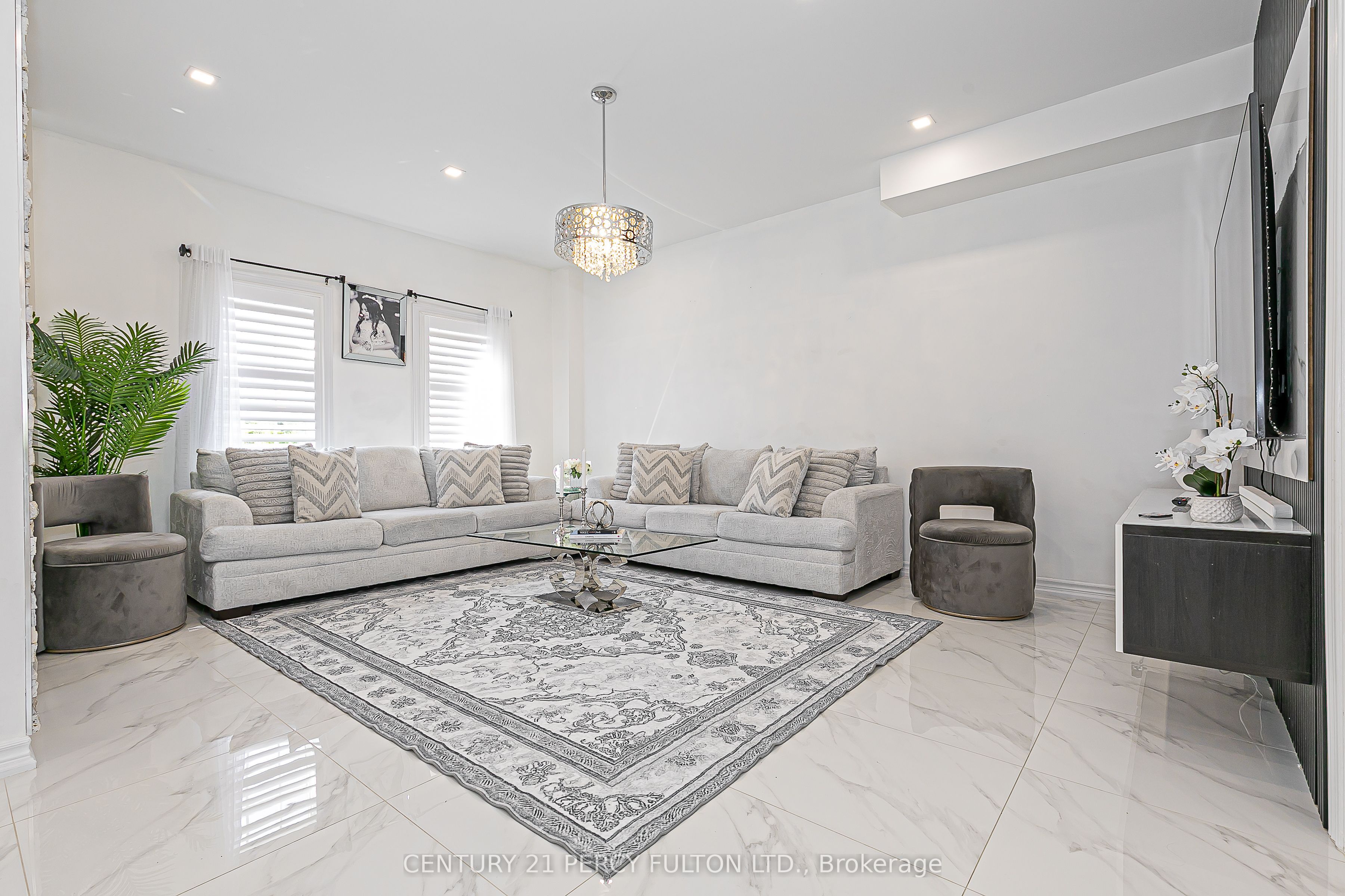 29 Vettese Court, Markham, ON L6B 0V6 photo 2