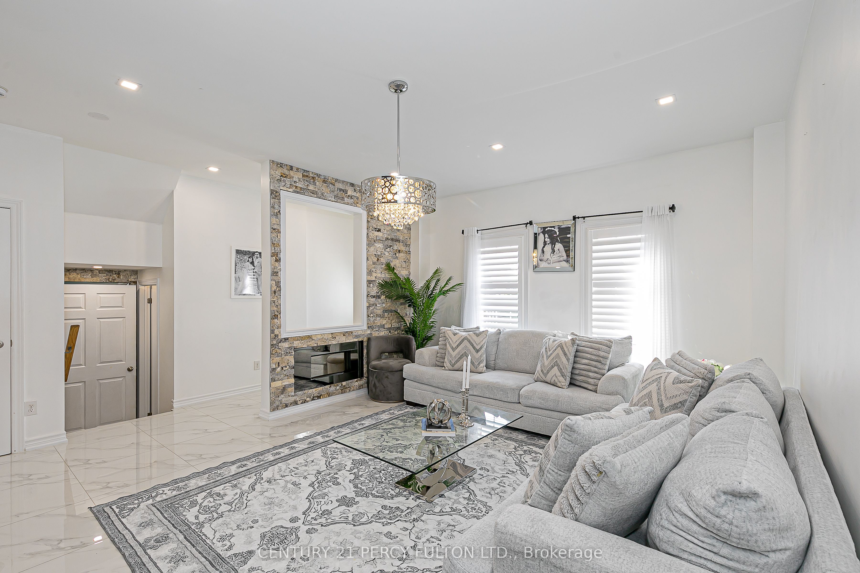 29 Vettese Court, Markham, ON L6B 0V6 photo 3