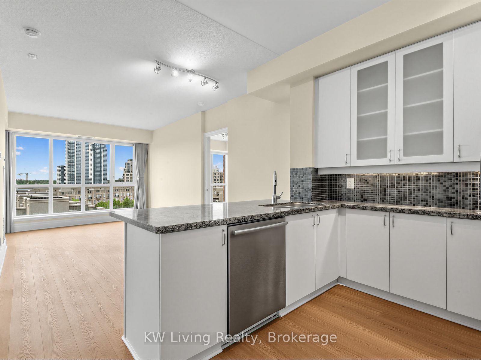 21 Upper Duke Crescent 604, Markham, ON L6G 0B6 photo 4