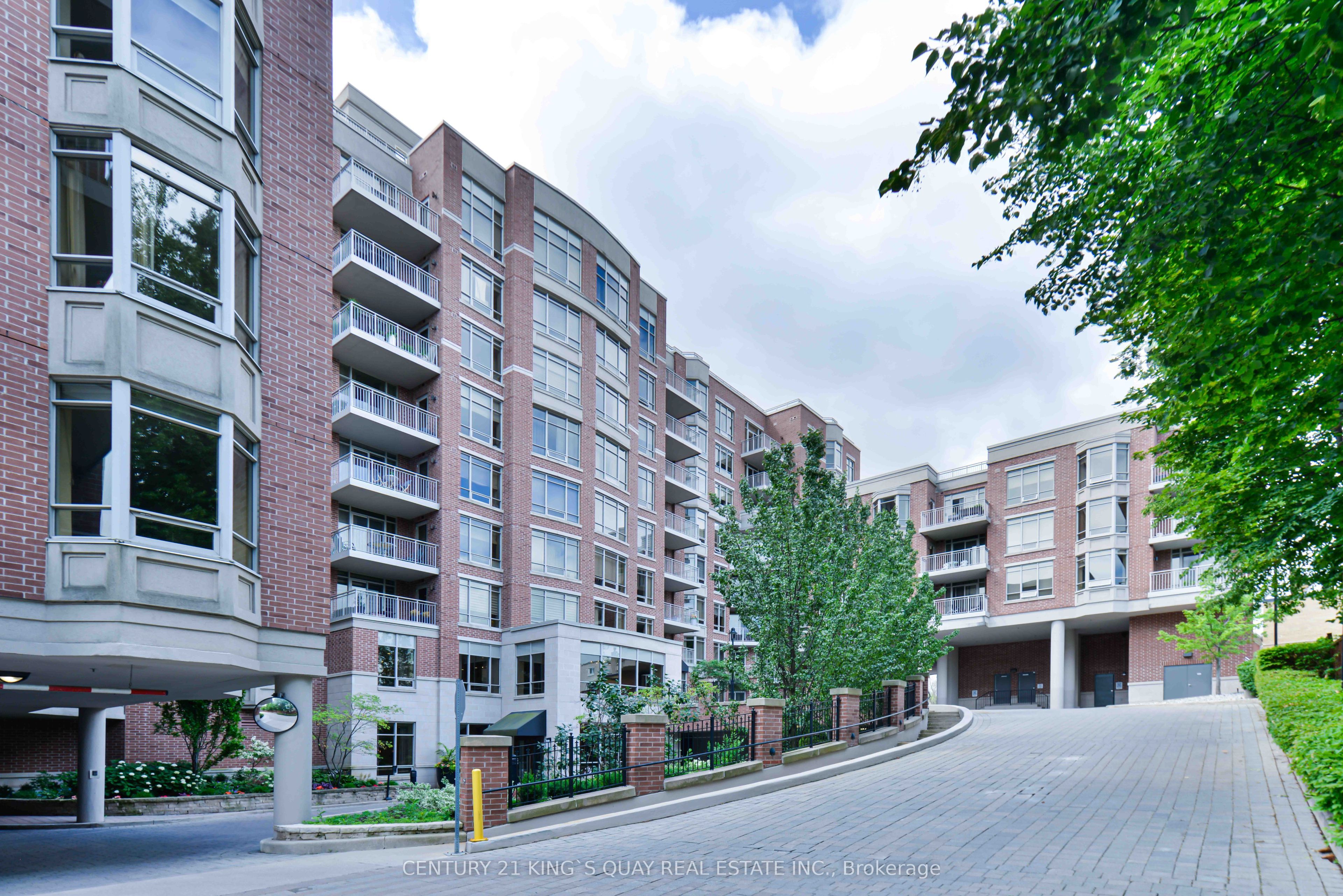 10101 Yonge Street 510, Richmond Hill, ON L4C 0V6