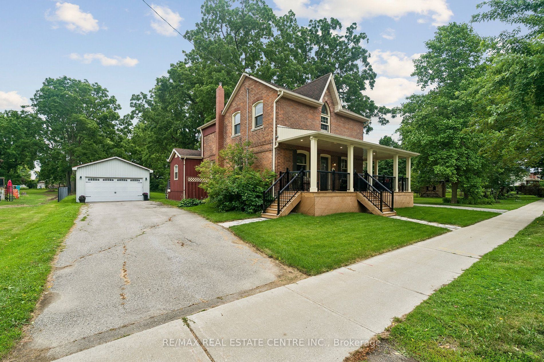 83 Centre Street N, New Tecumseth, ON L0G 1A0 photo 3