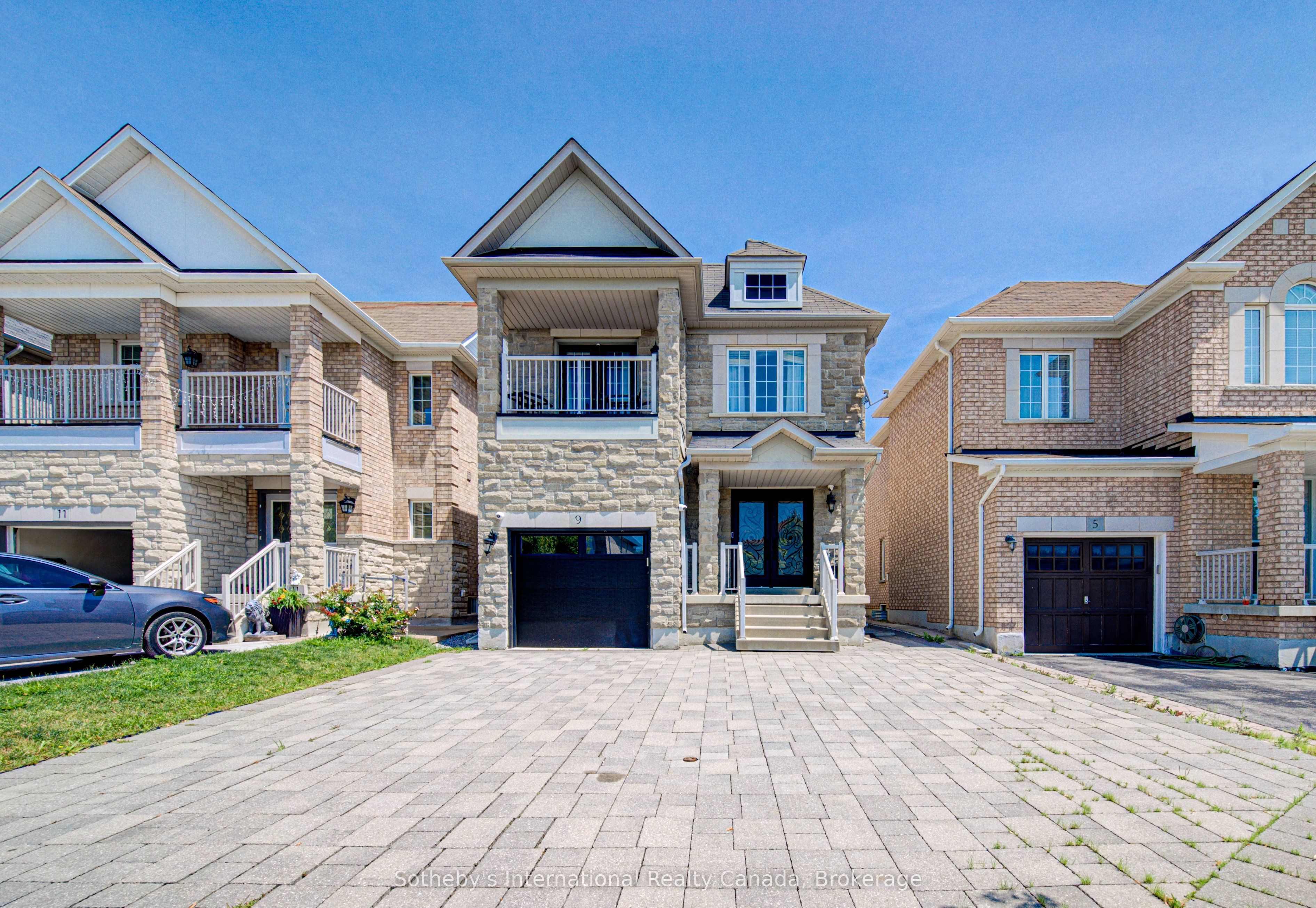 9 Aidan Drive, Vaughan, ON L4H 0T5