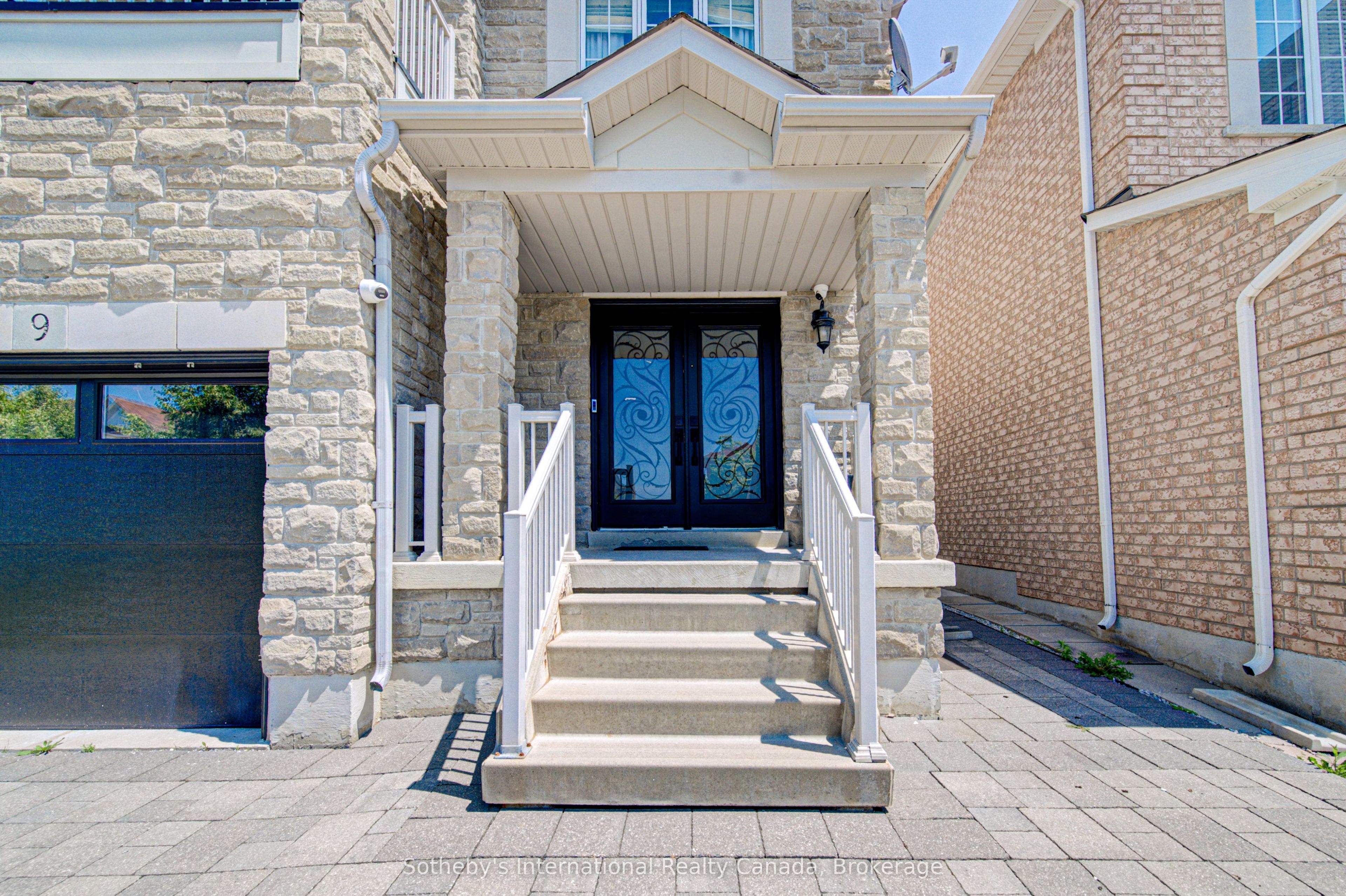 9 Aidan Drive, Vaughan, ON L4H 0T5 photo 4