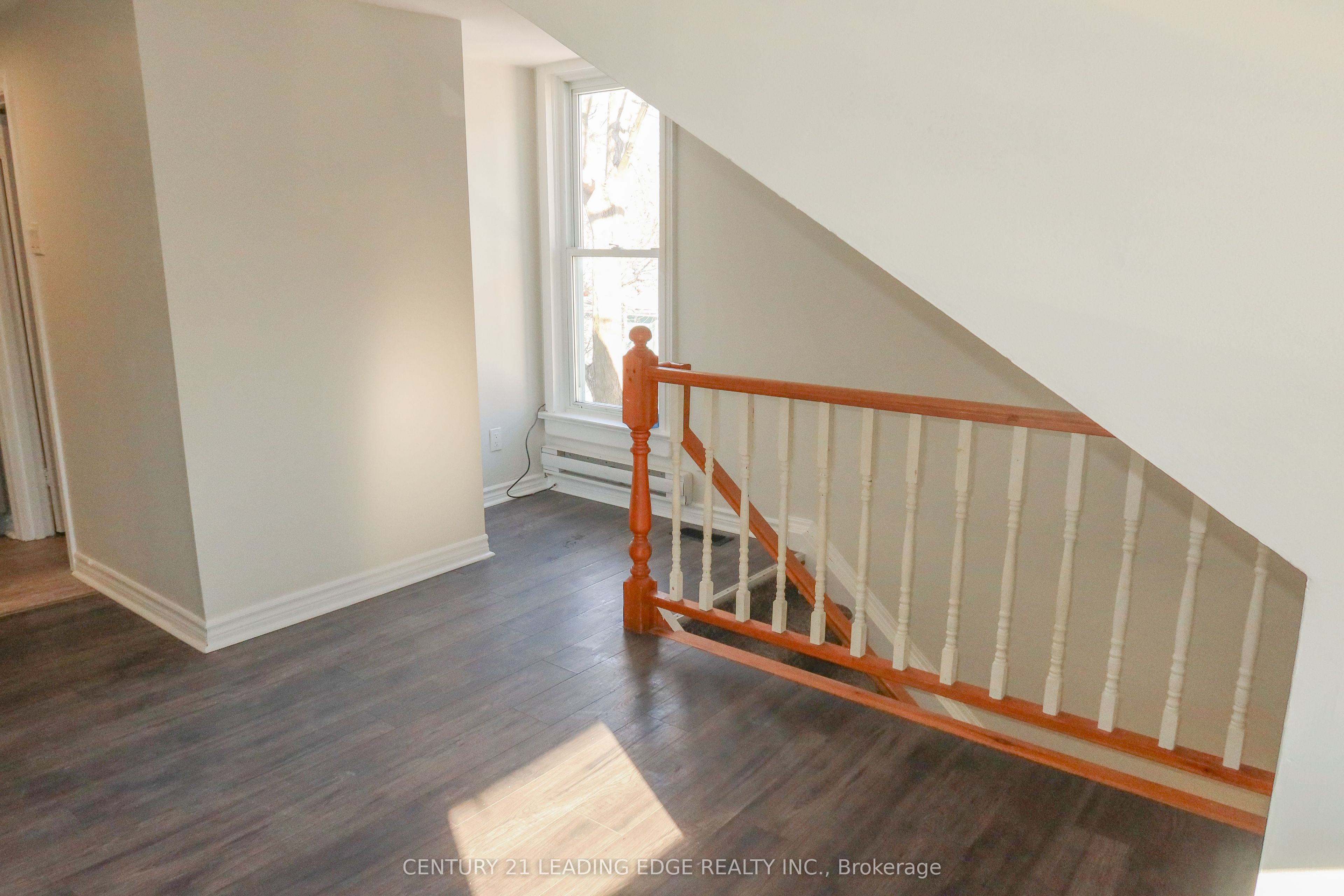 6336 Main Street, Whitchurch-Stouffville, ON L4A 1G9 photo 3