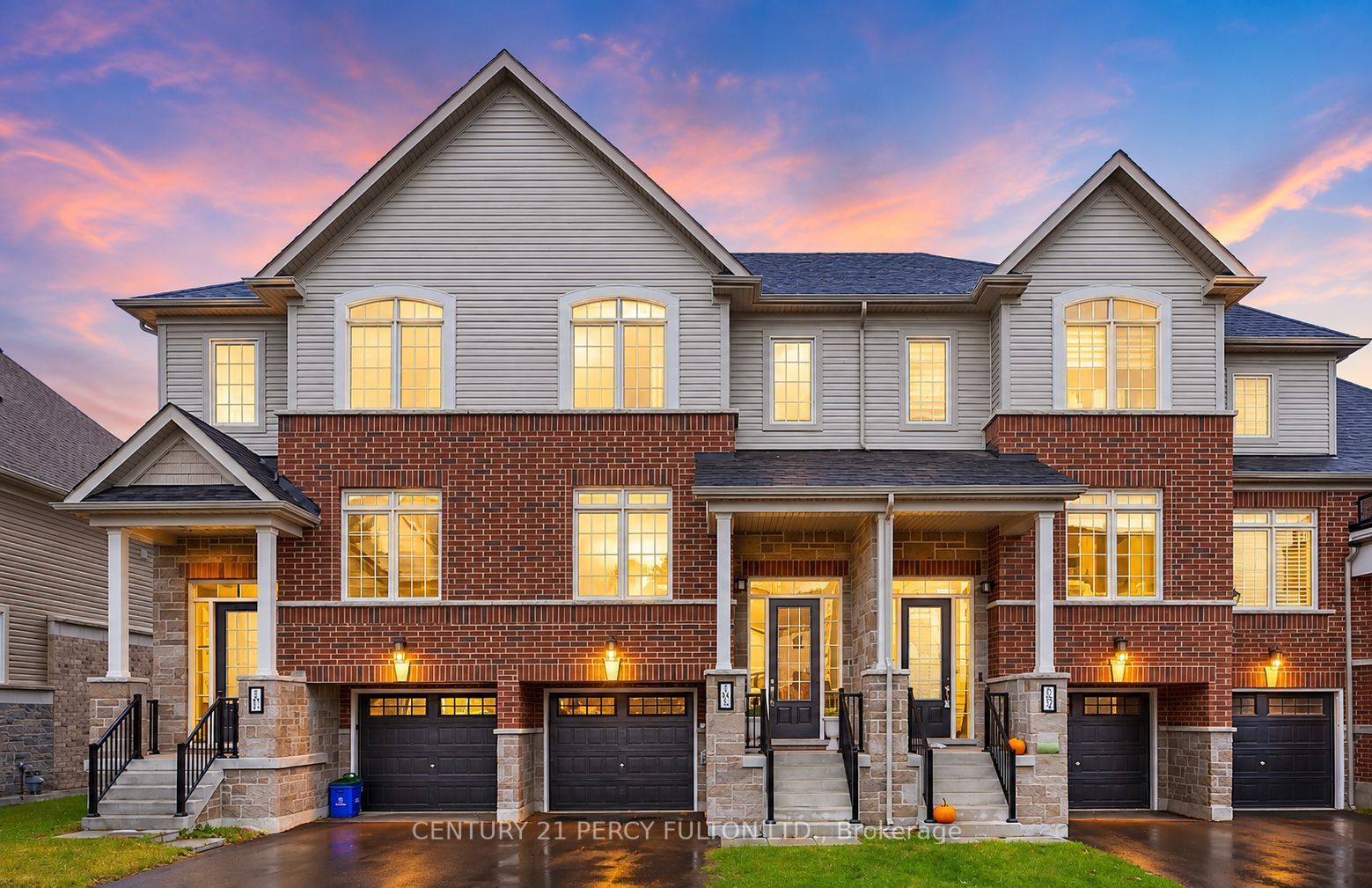 102 Lyall Stokes Circle, East Gwillimbury, ON L0G 1M0