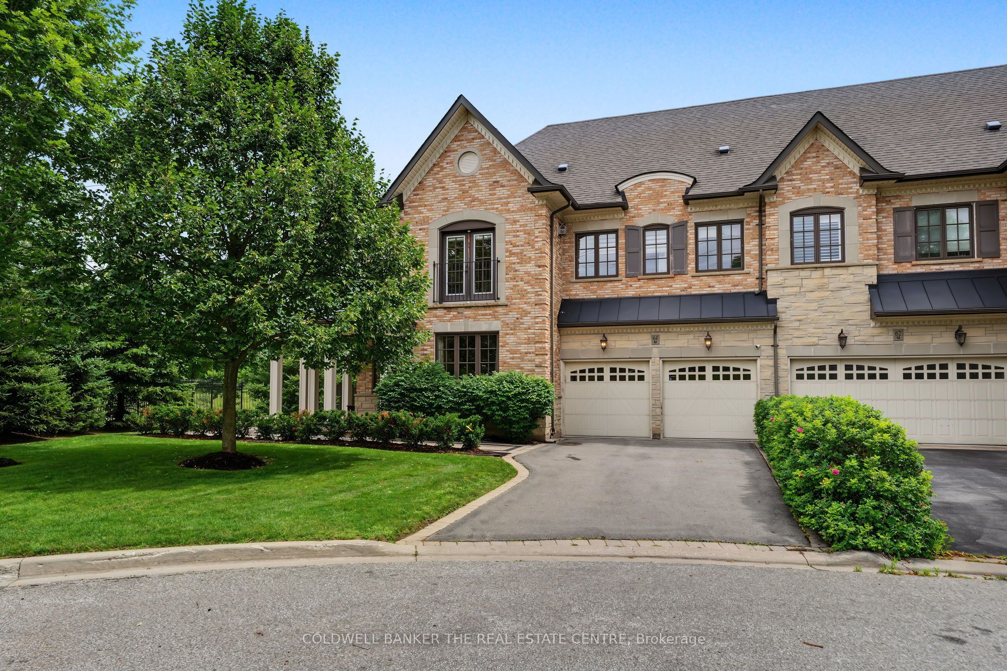 64 Jenny Thompson Court, Richmond Hill, ON L4S 0E7 photo 2