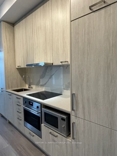 38 Honeycrisp Crescent 519, Vaughan, ON L4K 0M8 photo 4