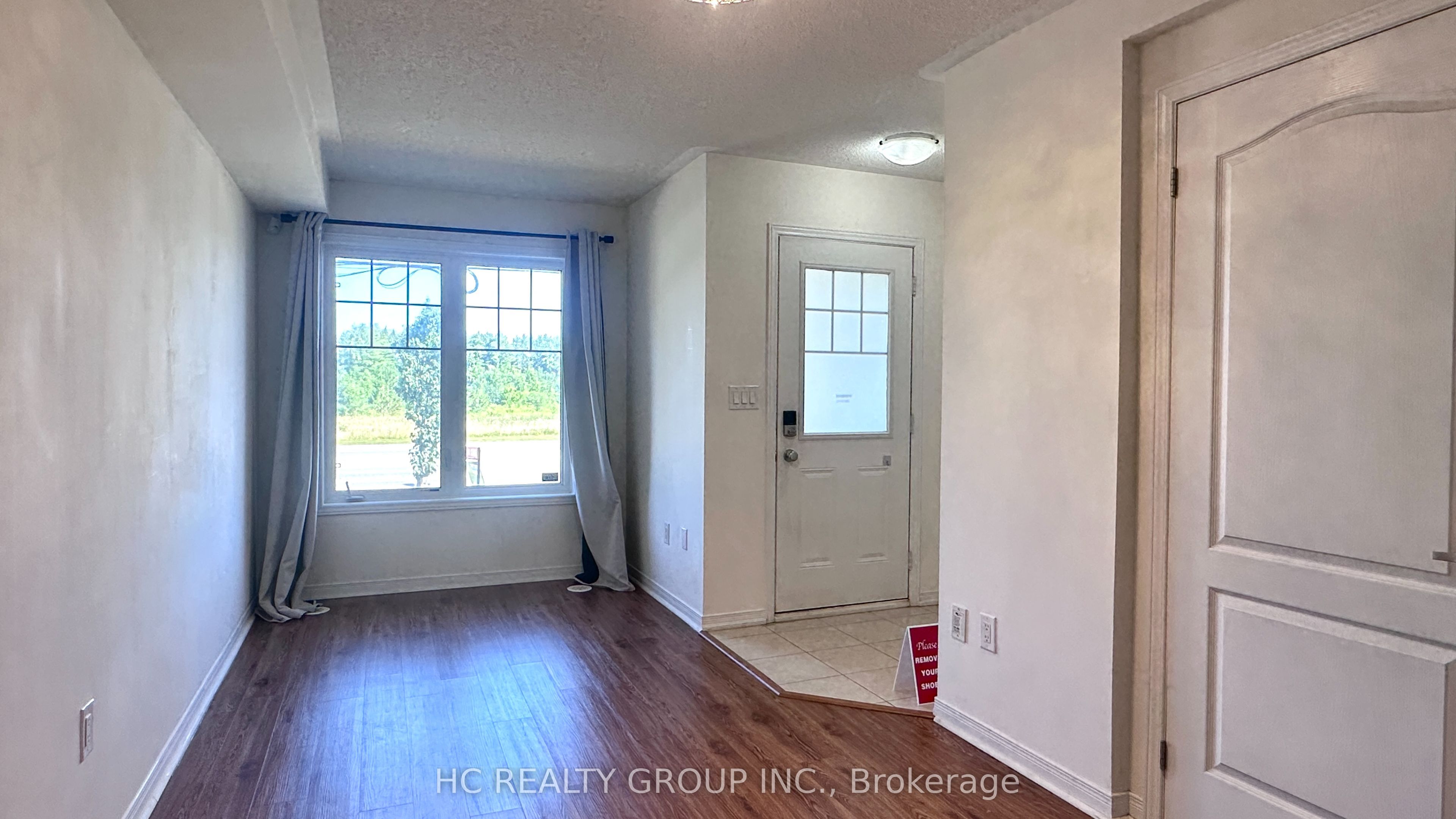 5257 Major Mackenzie Drive E, Markham, ON L6C 0N3 photo 2