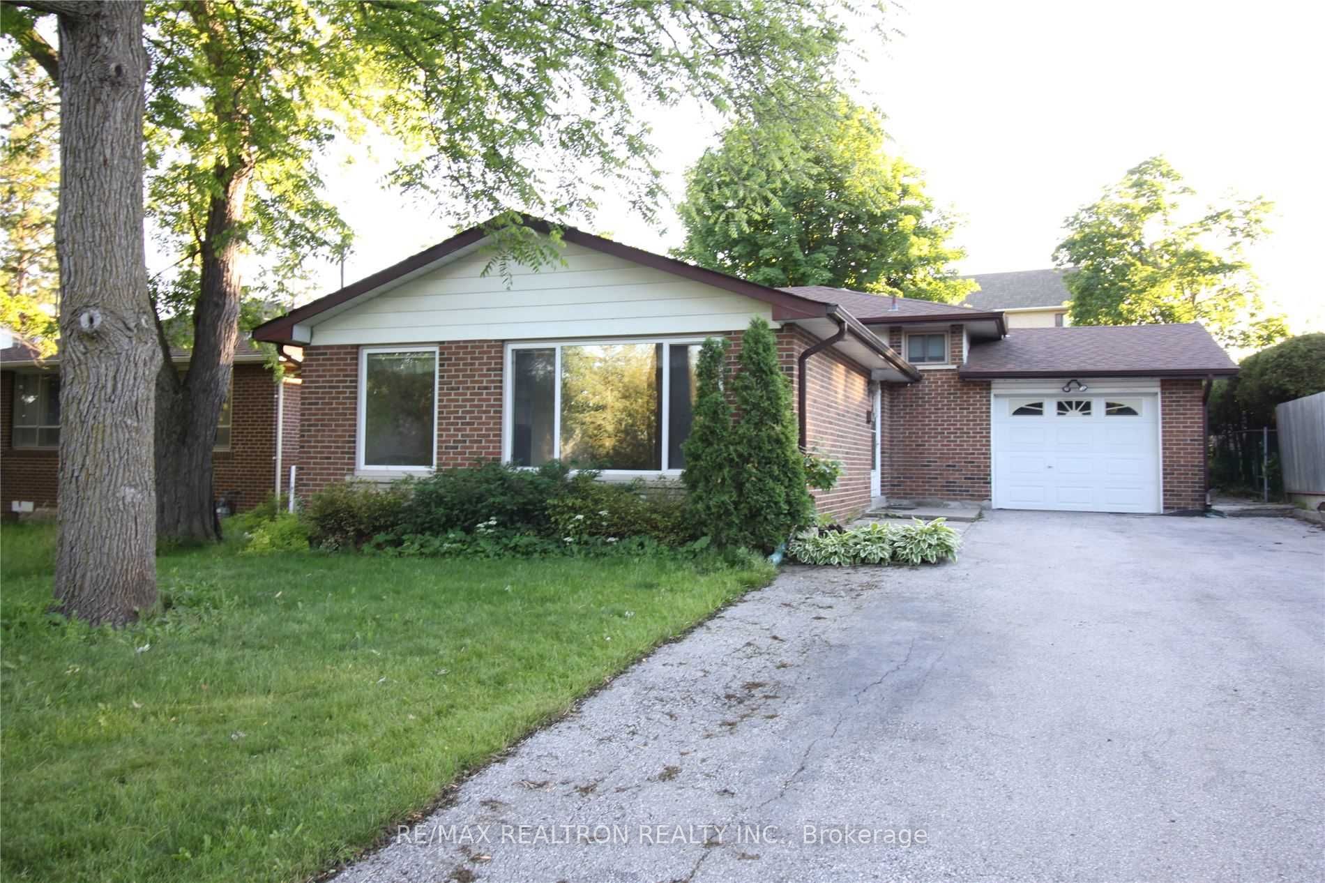 180 Church Street S, Richmond Hill, ON L4C 1W6