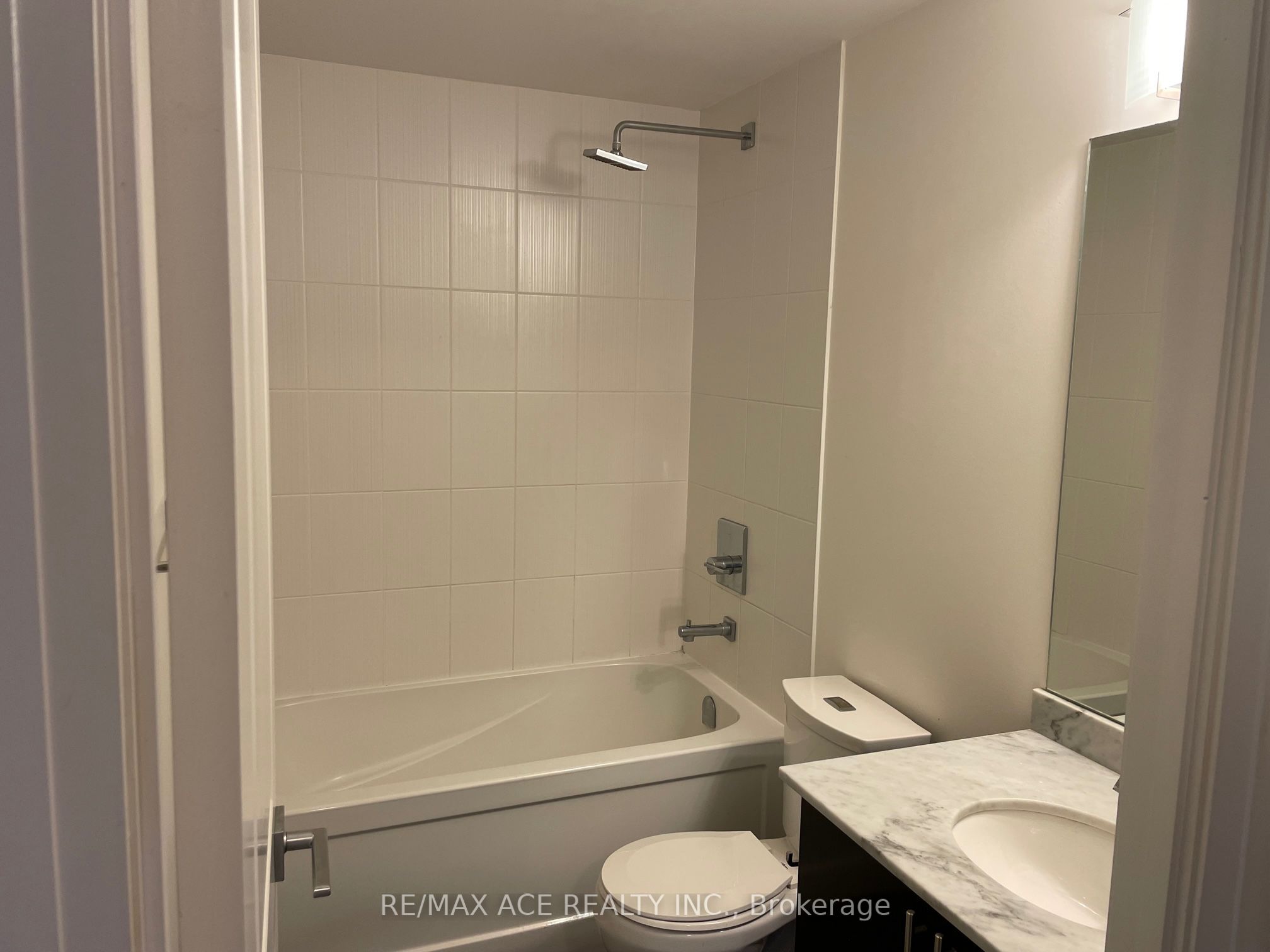 7165 Yonge Street 1902, Markham, ON L3T 0C9 photo 4