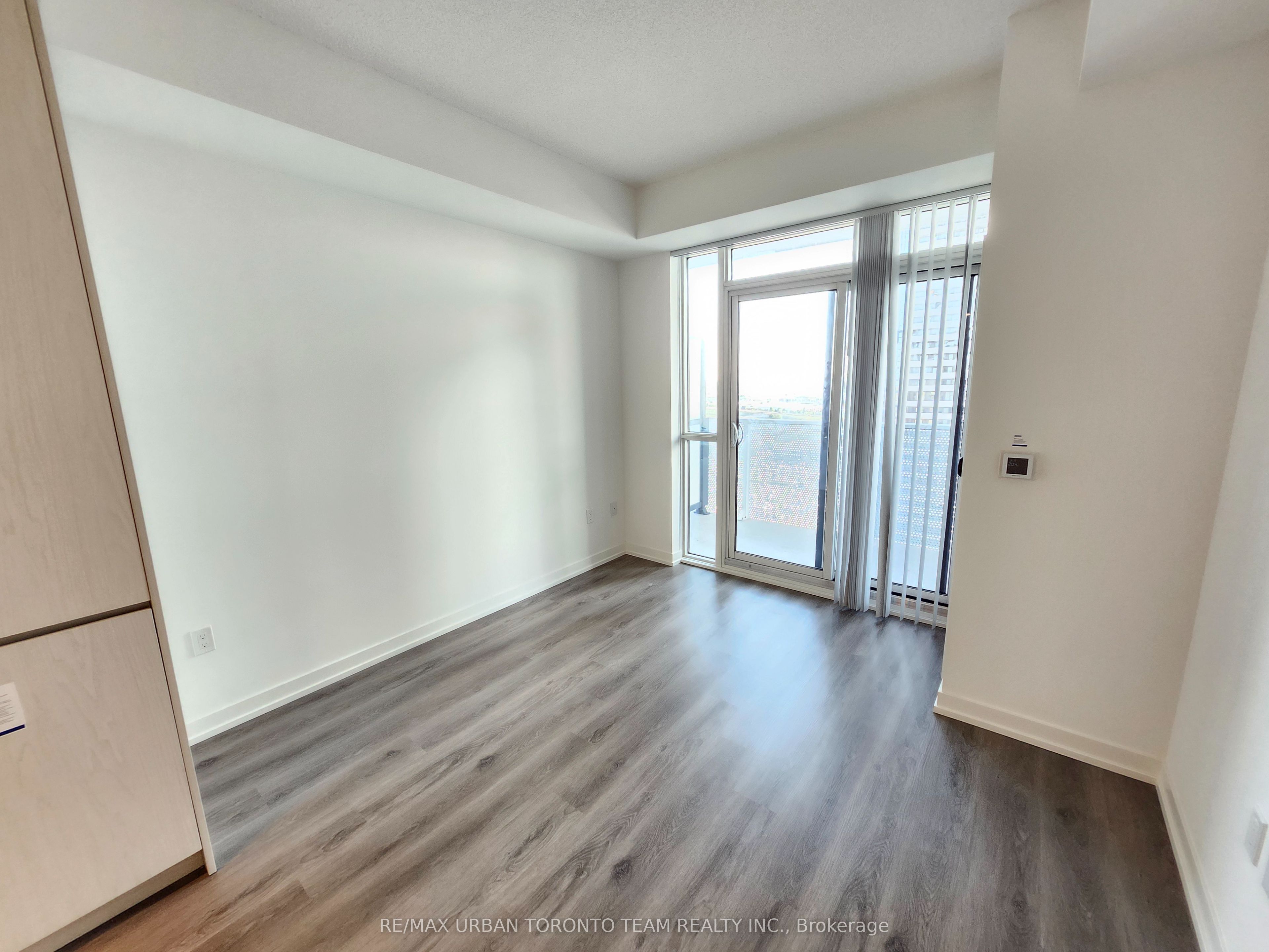 28 Interchange Way 1202, Vaughan, ON L4K 0P8 photo 4