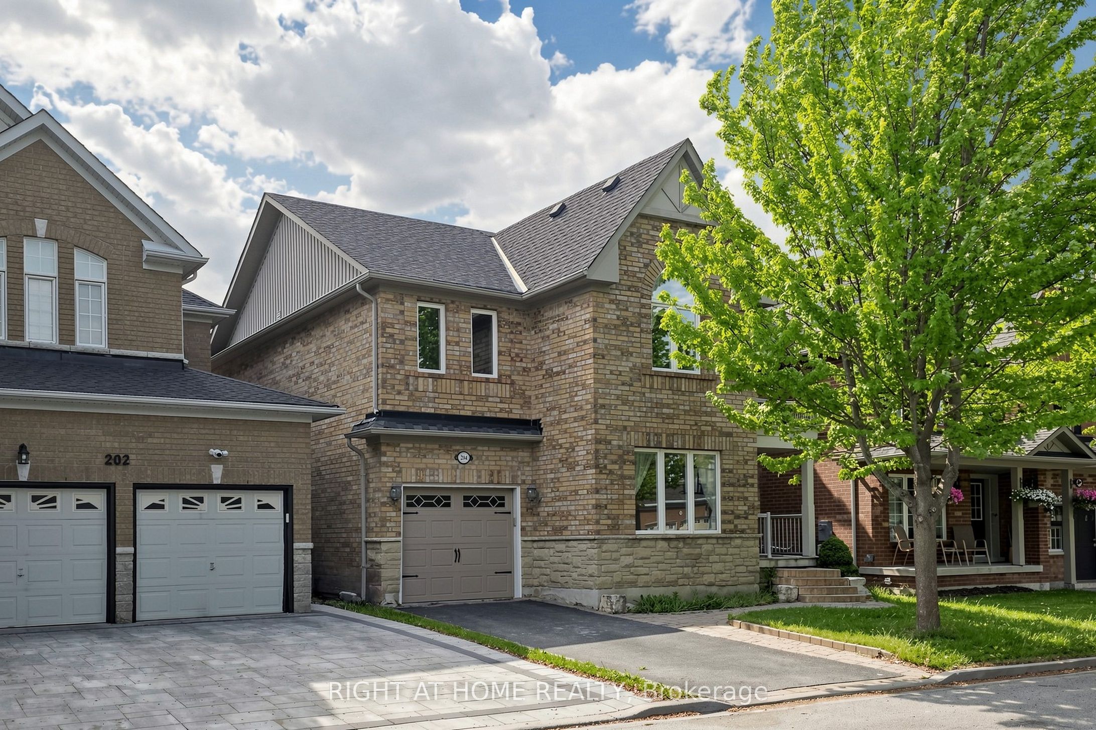 204 Everett Street, Markham, ON L6E 1H2 photo 2