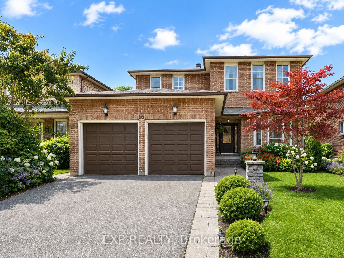 16 Wainwright Avenue, Richmond Hill, ON L4C 5R5 photo 2