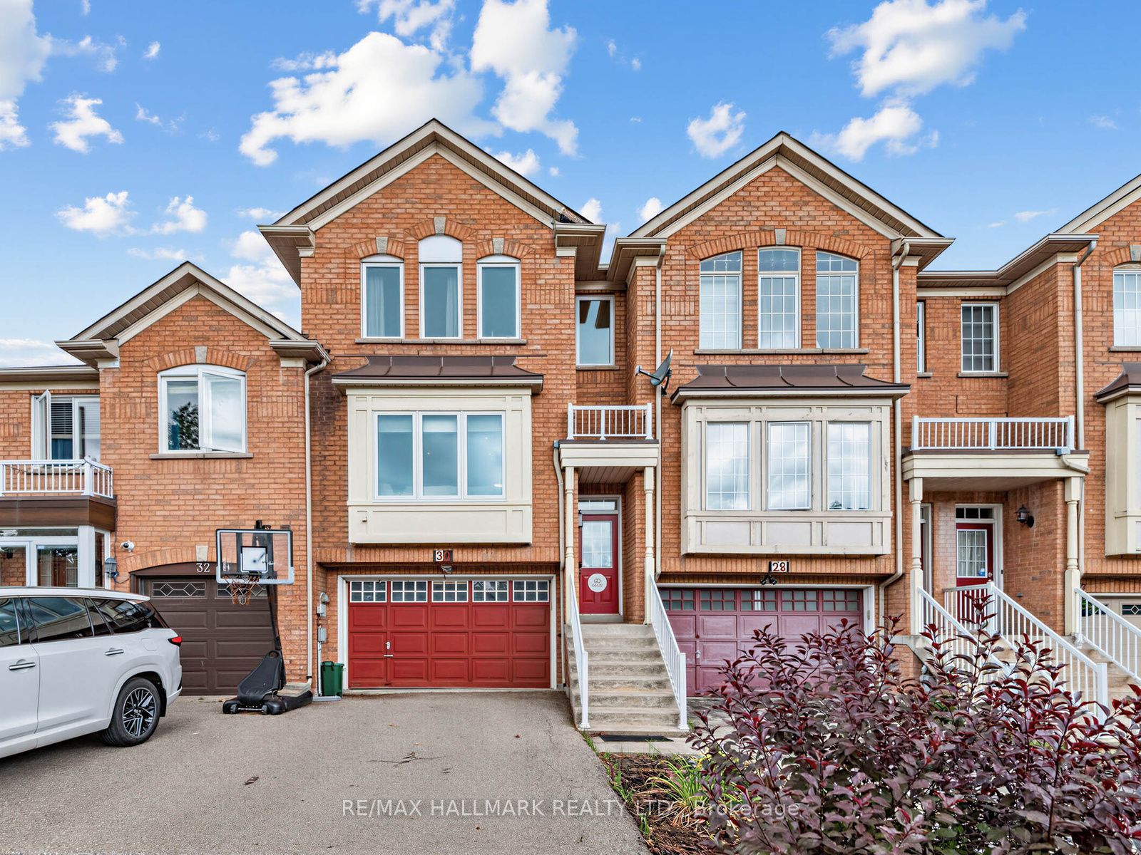 30 Jarrett Court, Vaughan, ON L6A 3W4 photo 2