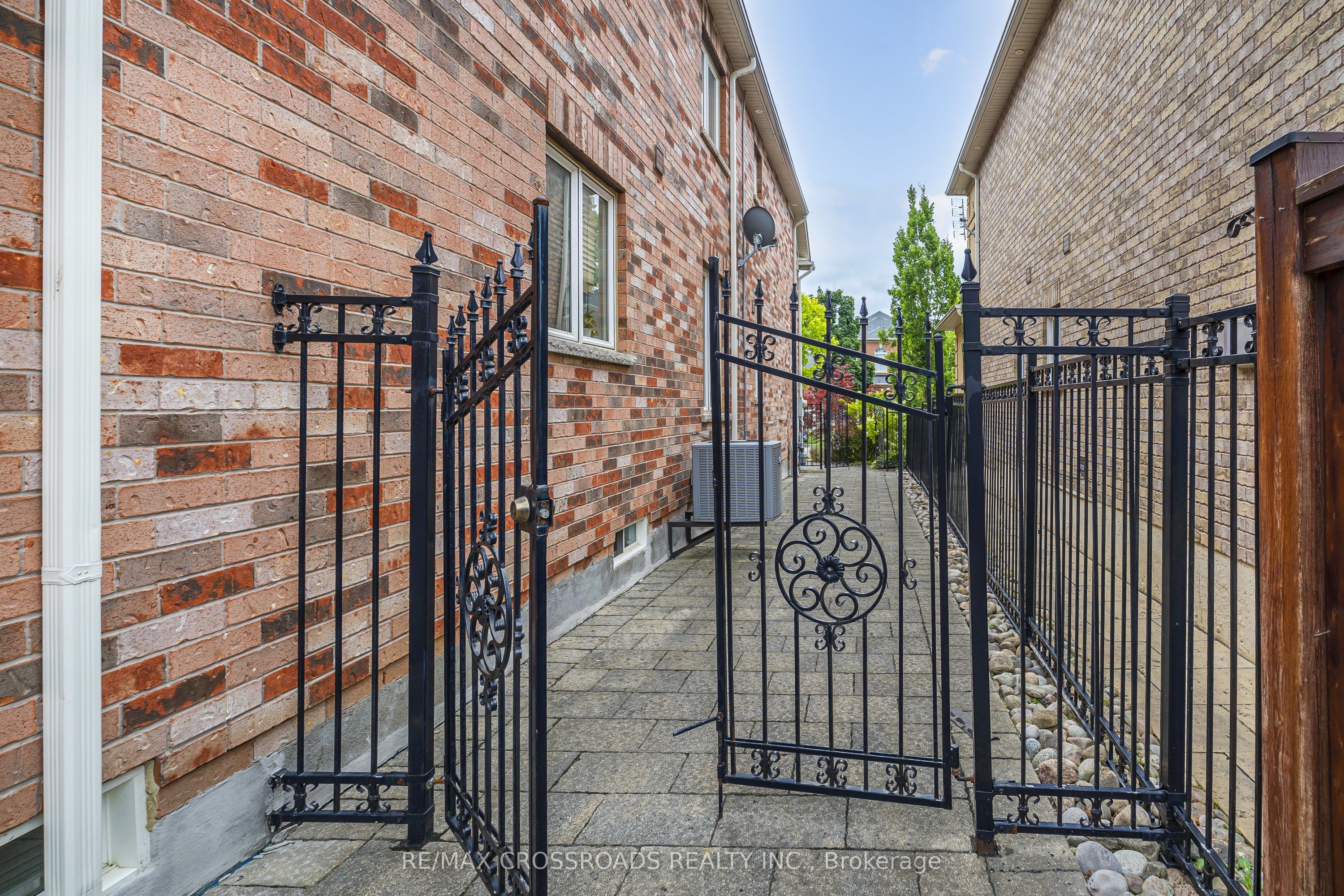 120 Golden Orchard Road, Vaughan, ON L6A 0M7 photo 5