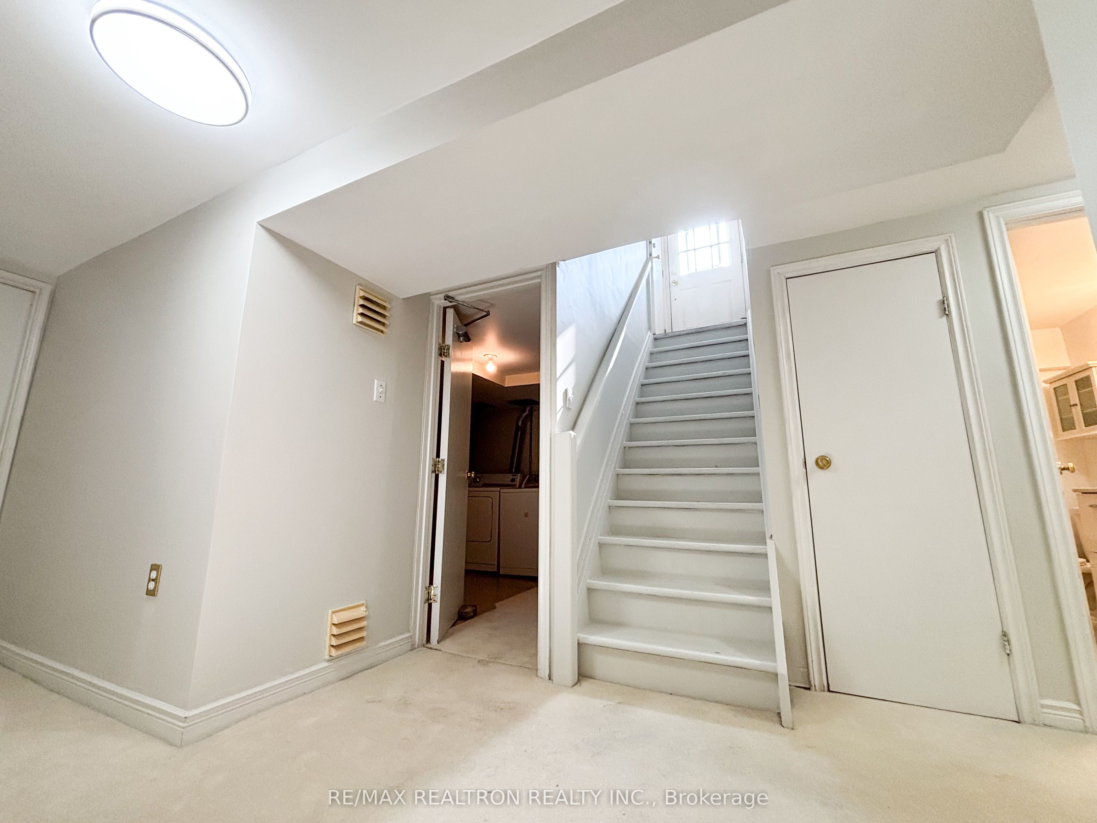 7 Rockport Crescent, Richmond Hill, ON L4C 2L5 photo 4