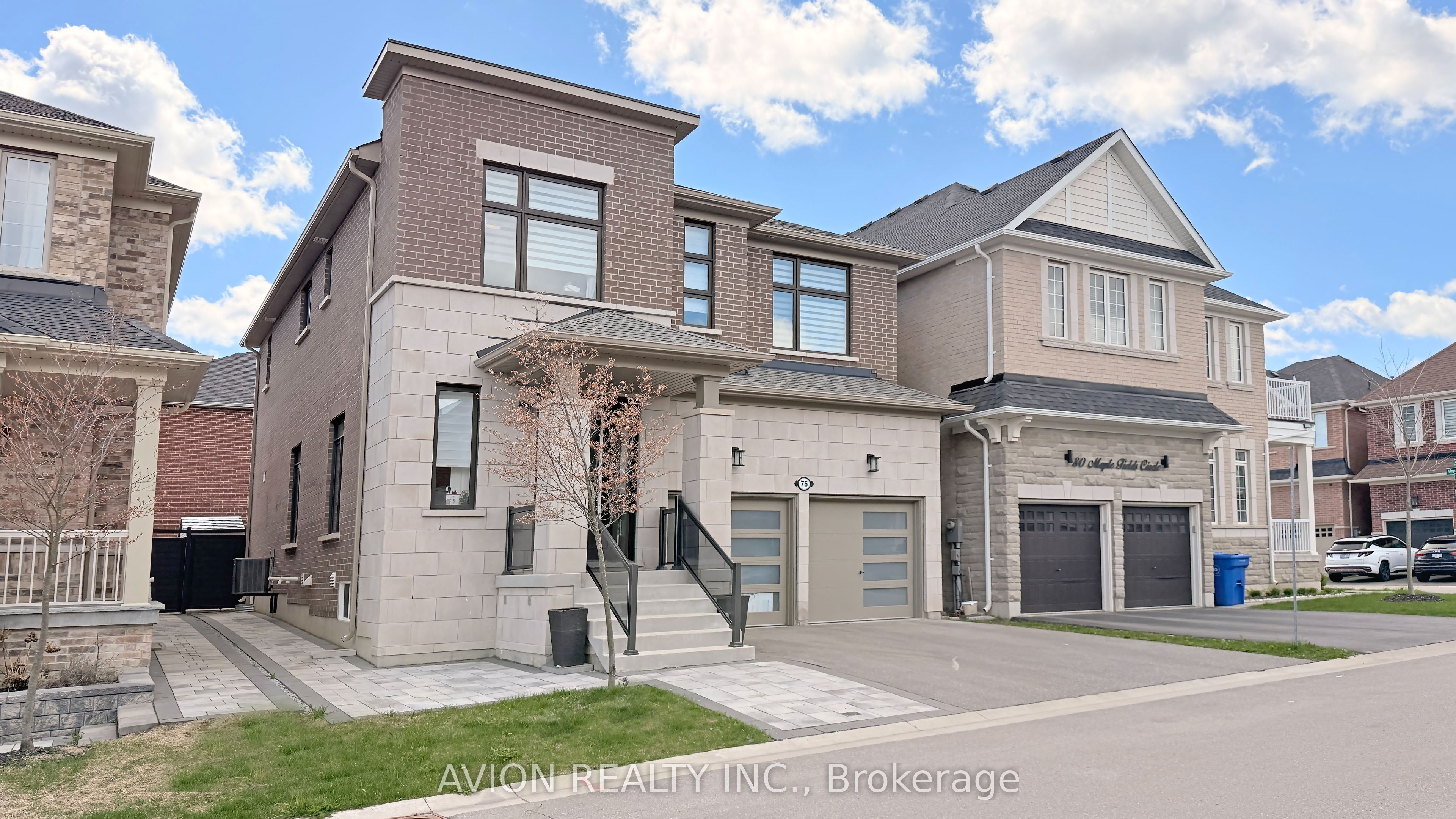 76 Maple Fields Circle, Aurora, ON L4G 3X6
