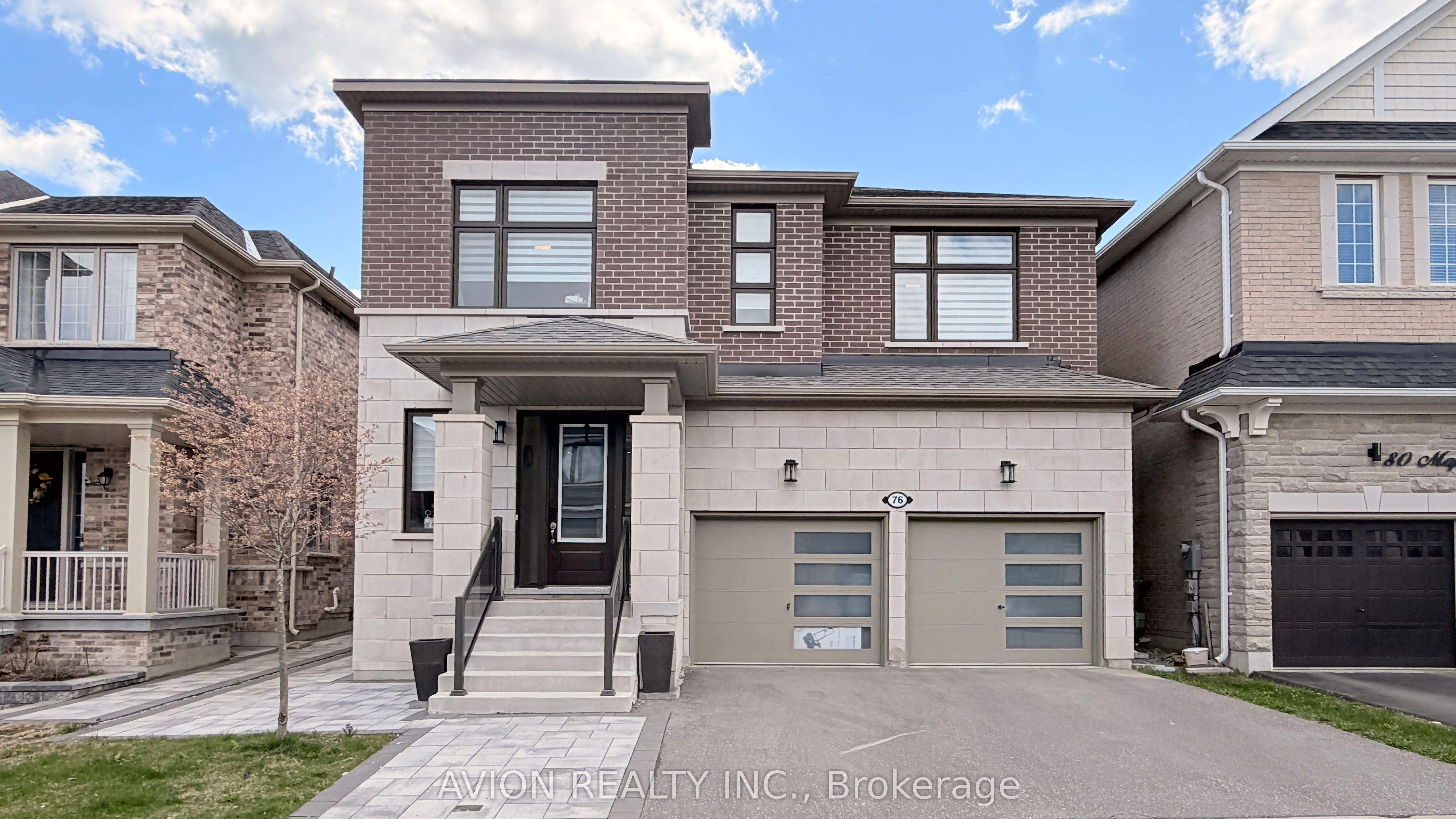 76 Maple Fields Circle, Aurora, ON L4G 3X6 photo 2