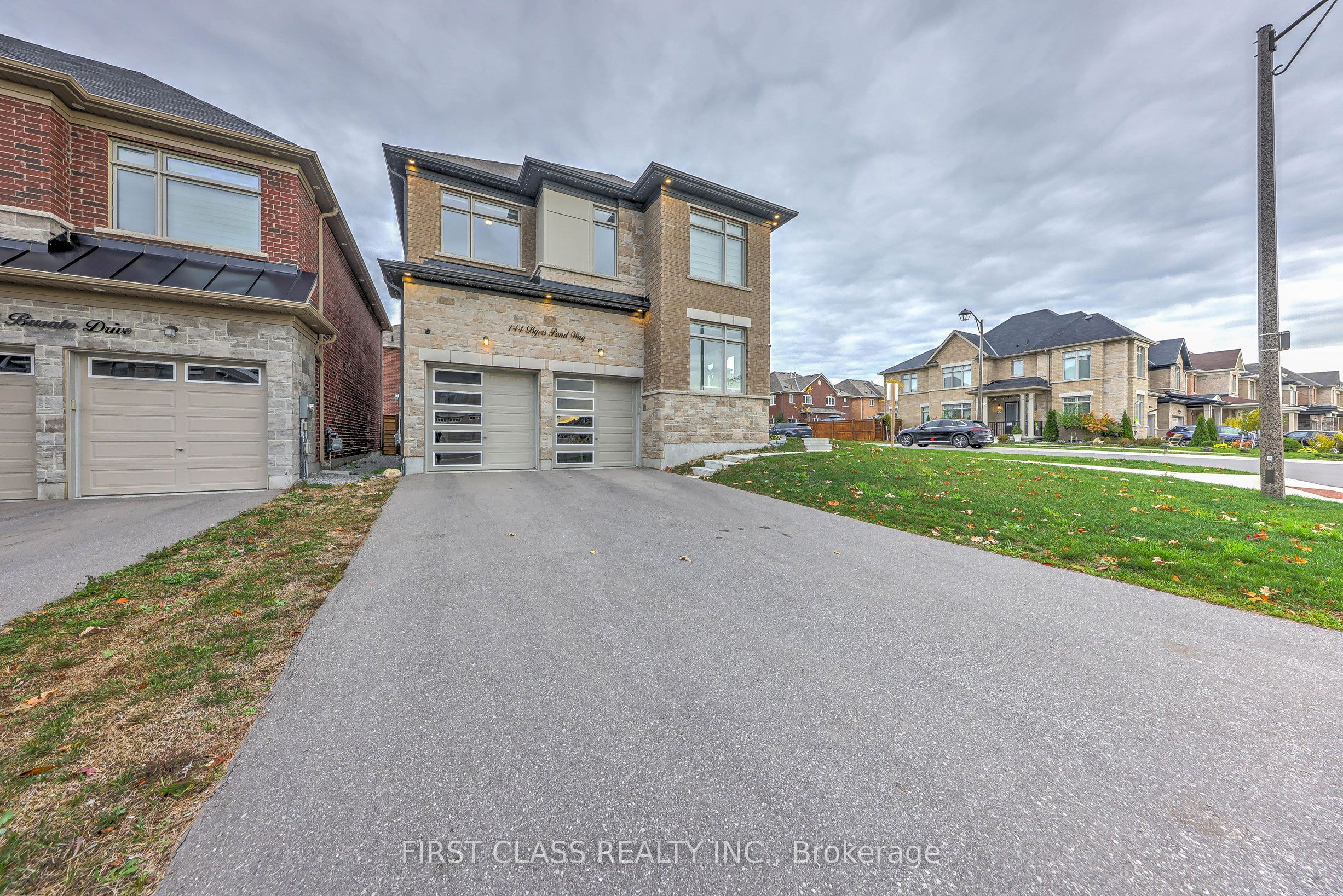 144 Byers Pond Way, Whitchurch-Stouffville, ON L4A 4X3 photo 4