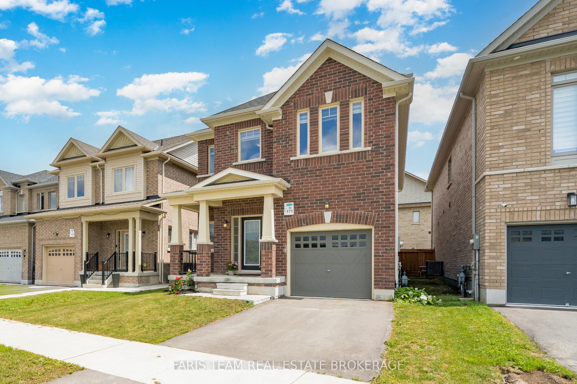 171 Heritage Street, Bradford West Gwillimbury, ON L3Z 4M6 photo 2