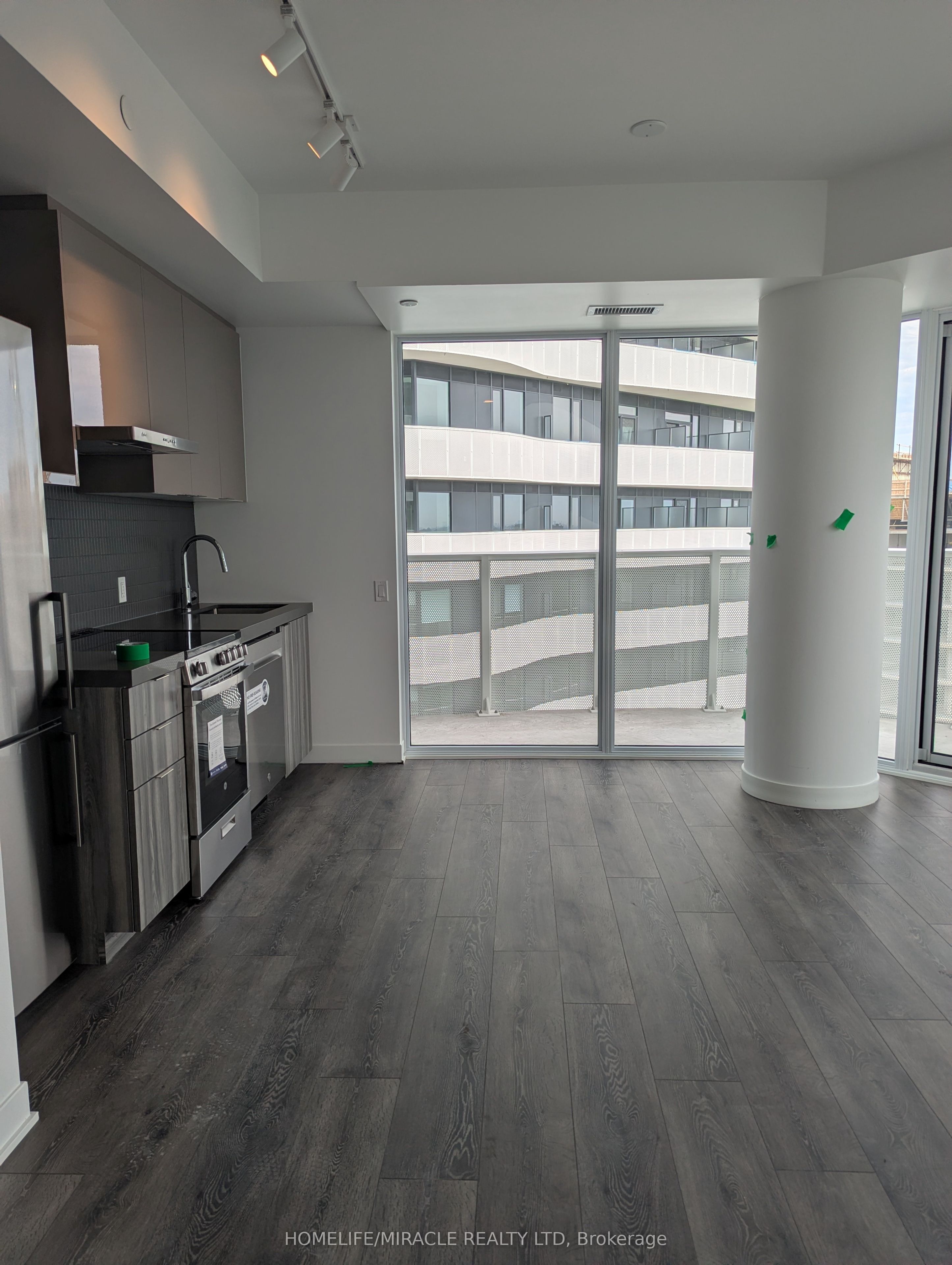 10 Flavelle Trail 2104, Vaughan, ON L4L 0M9 photo 2