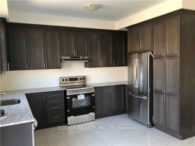 226 Gibson Circle, Bradford West Gwillimbury, ON L3Z 0X1 photo 3