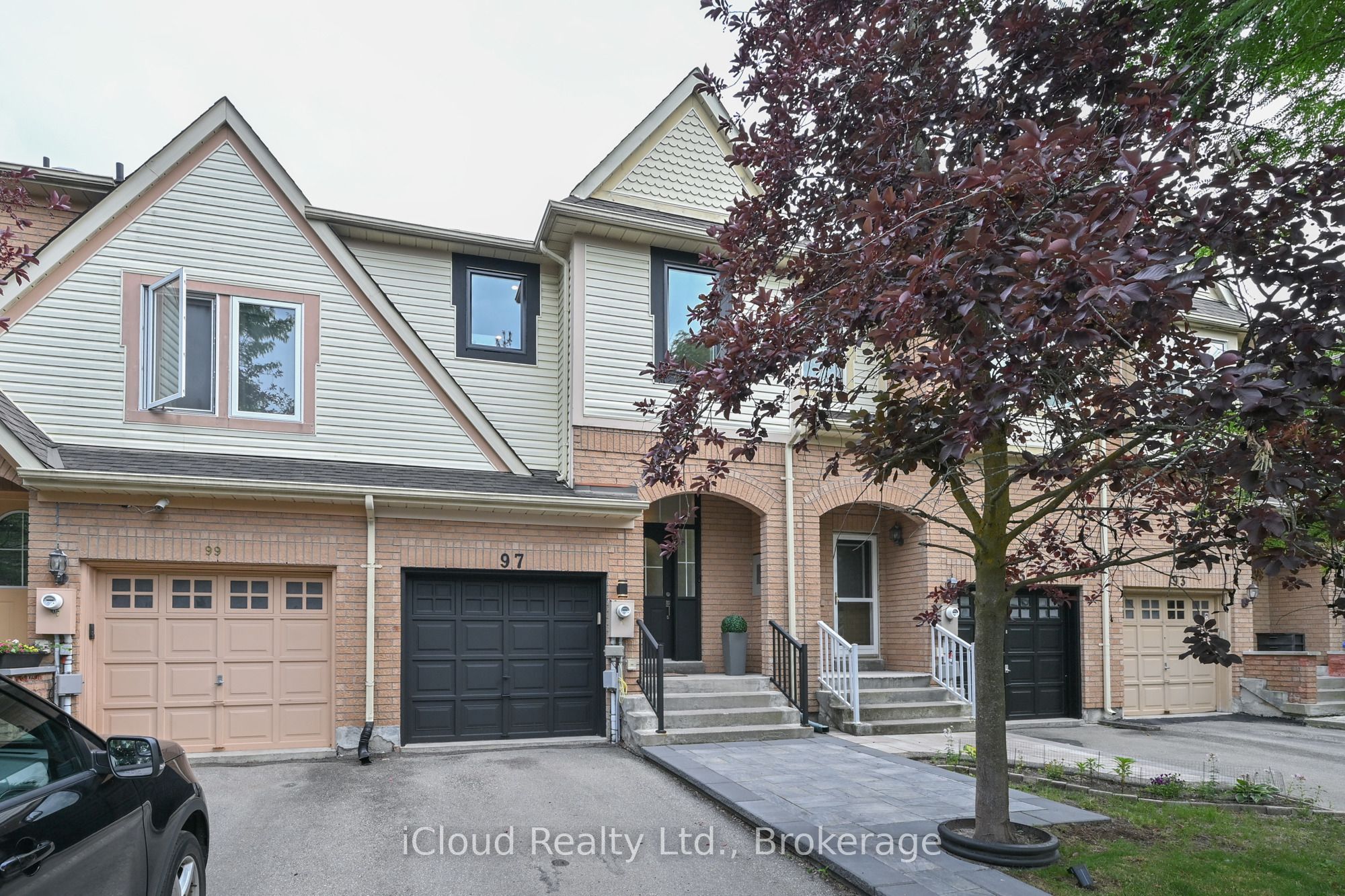 97 Mugford Road, Aurora, ON L4G 7J5 photo 2